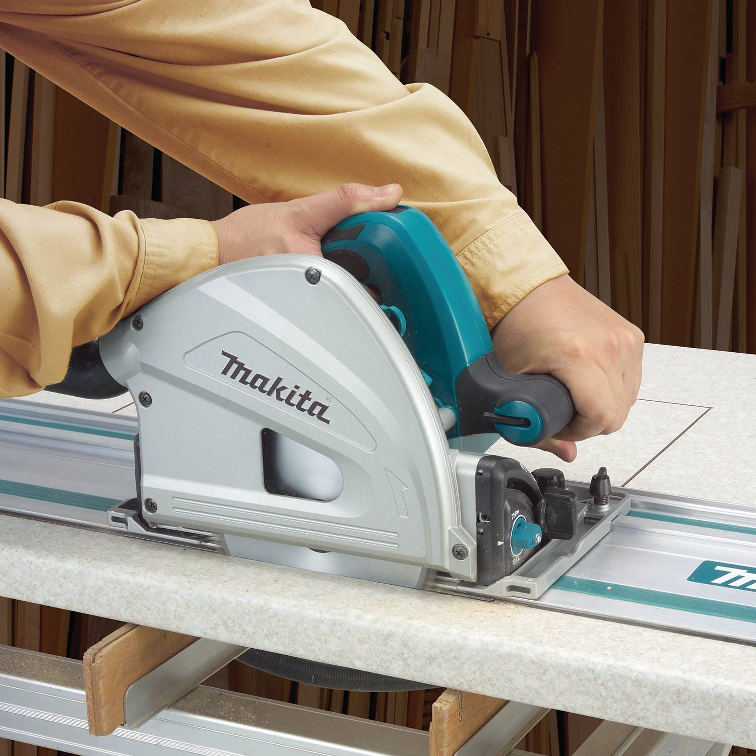 Makita SP6000J1 6-1/2" Plunge Circular Saw Kit, with Stackable Tool case and 55" Guide Rail