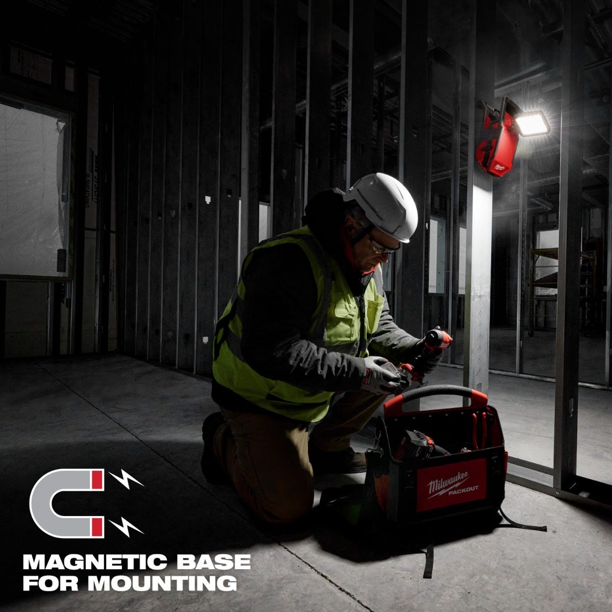 Milwaukee 2358-20 M18 ROVER 2000-Lumen Clamping Flood Light, Tool Only
