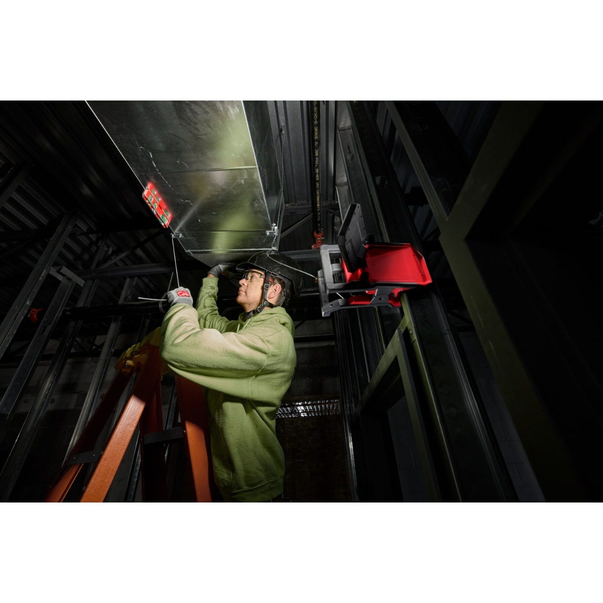 Milwaukee 2358-20 M18 ROVER 2000-Lumen Clamping Flood Light, Tool Only