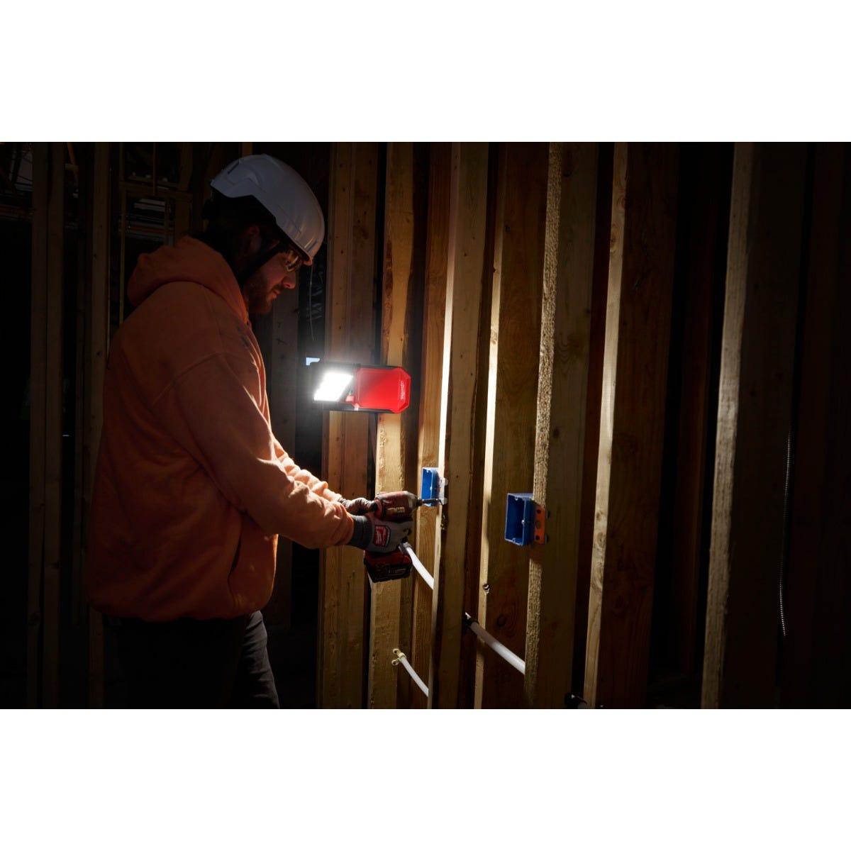 Milwaukee 2358-20 M18 ROVER 2000-Lumen Clamping Flood Light, Tool Only