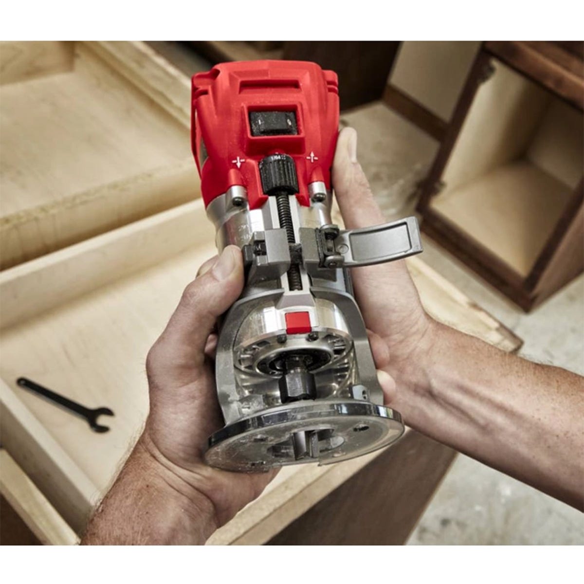 Milwaukee 2723-20 M18 FUEL Brushless Compact Router and Compact Router Offset Base, Tool Only Kit