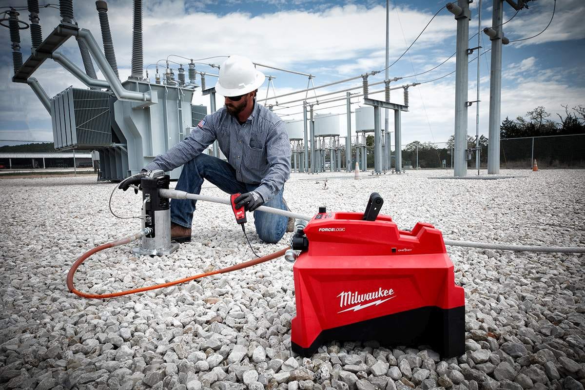 Milwaukee 2774-20 M18 FORCE LOGIC 10,000 PSI Hydraulic Pump, Tool Only