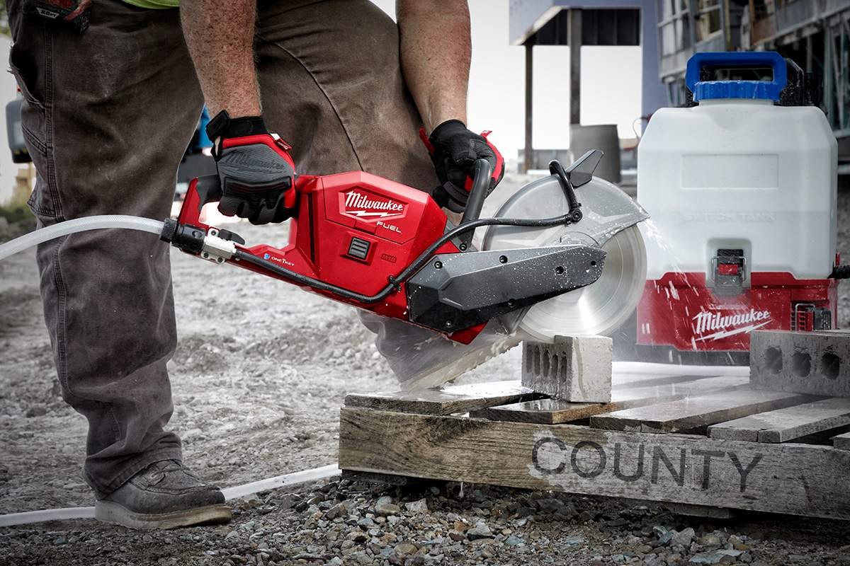 Milwaukee 2786-22HD M18 FUEL Brushless Cordless 9-Inch Cut-Off Saw with ONE-KEY 12.0Ah Kit