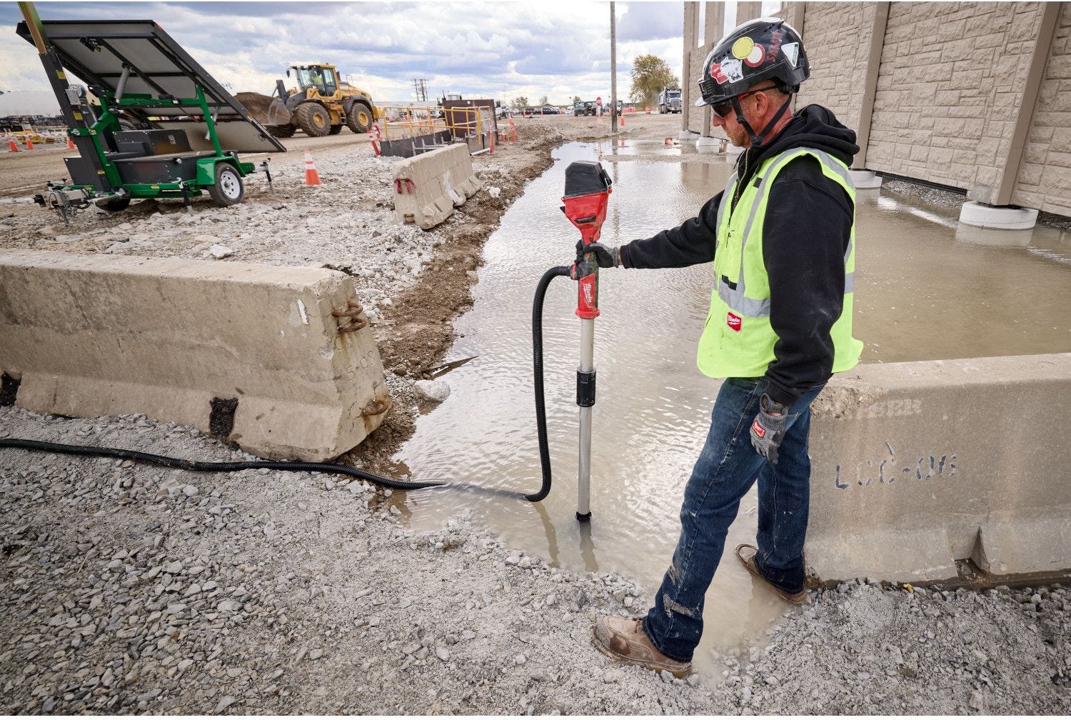 Milwaukee 2940-20 M18 Brushless Stick Transfer Pump