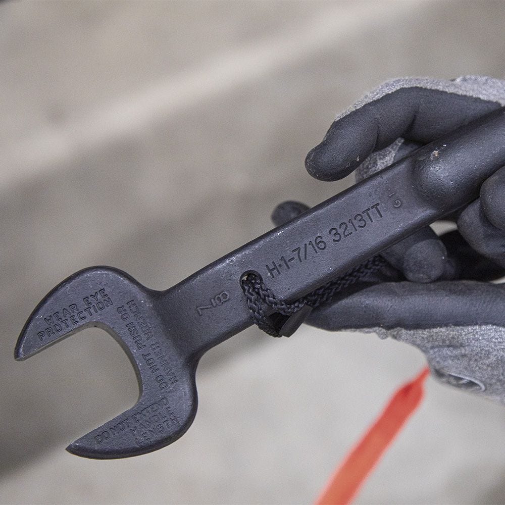 Klein Tools 3213TT Spud Wrench, 1-7/16-Inch Nominal Opening with Tether Hole