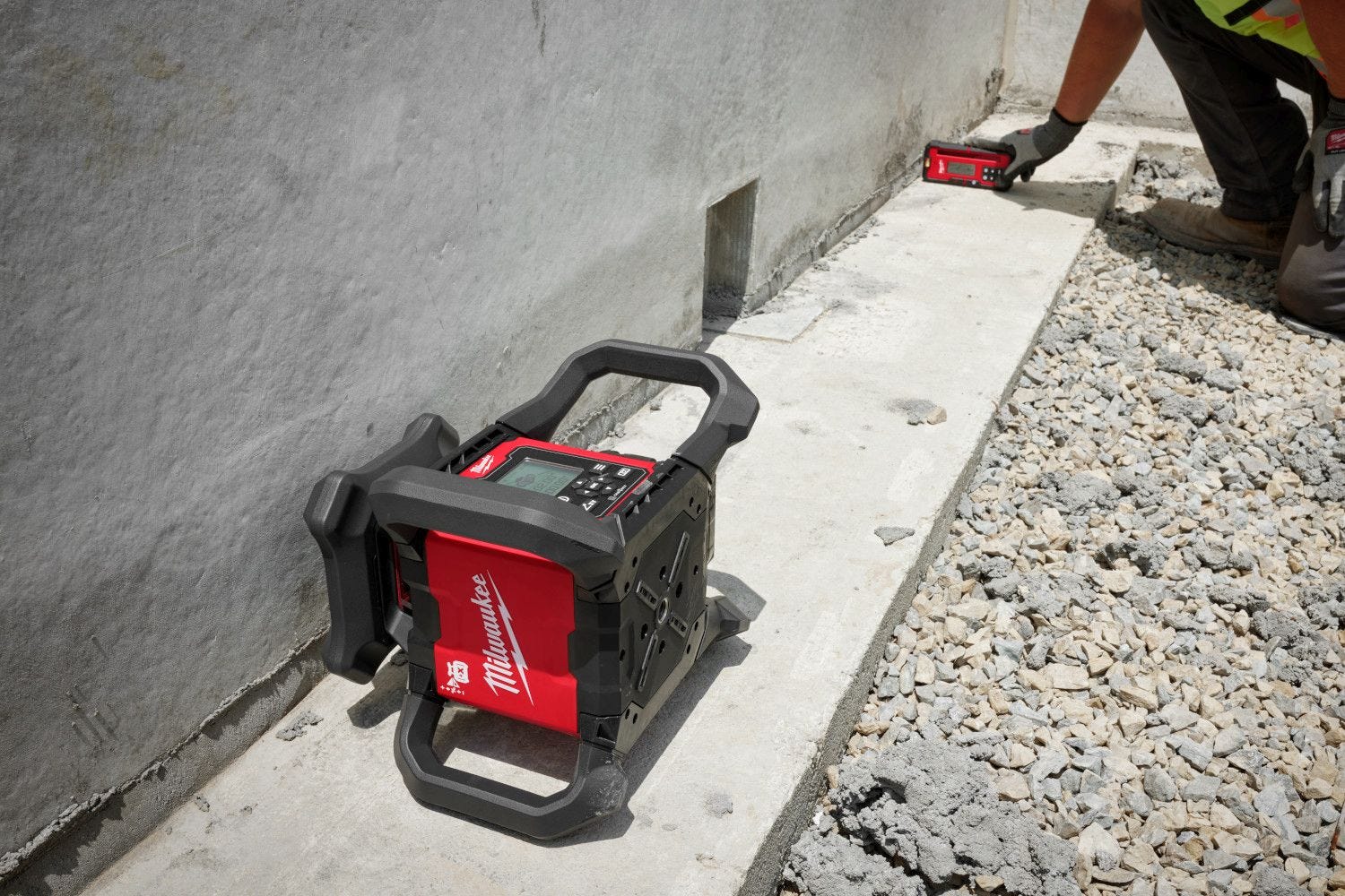Milwaukee 3704-21T M18 Red Exterior Dual Slope Rotary Laser Level 3.0Ah Kit w/ Receiver, Remote, Grade Rod & Tripod