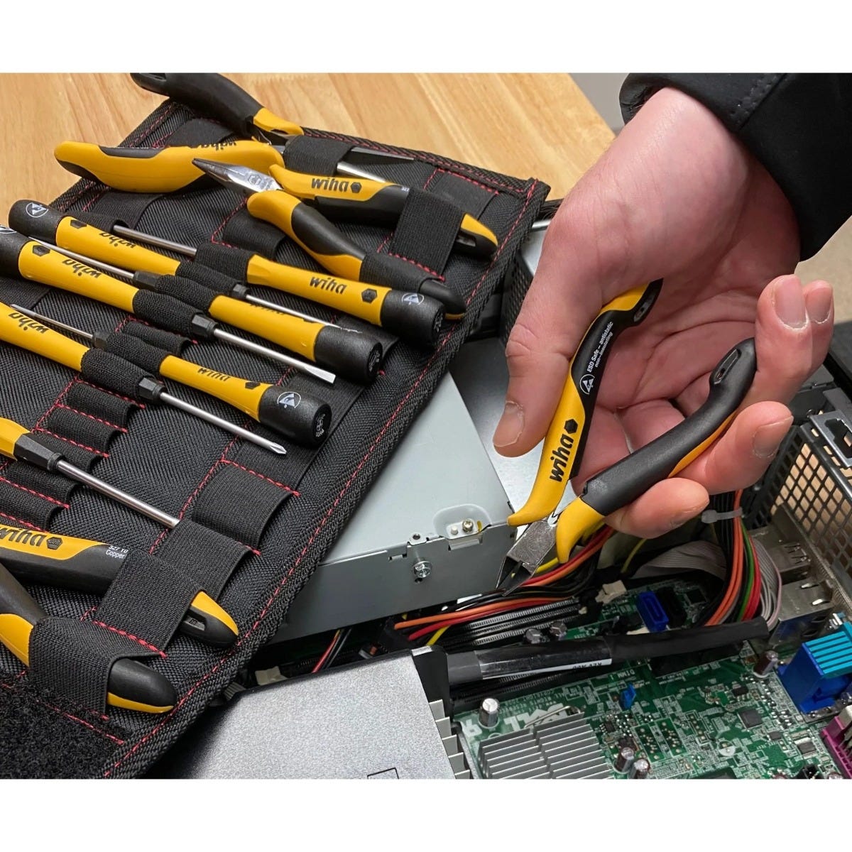 Wiha 45892 26-Piece ESD Safe PicoFinish Precision Screwdrivers, Pliers & Bits Set