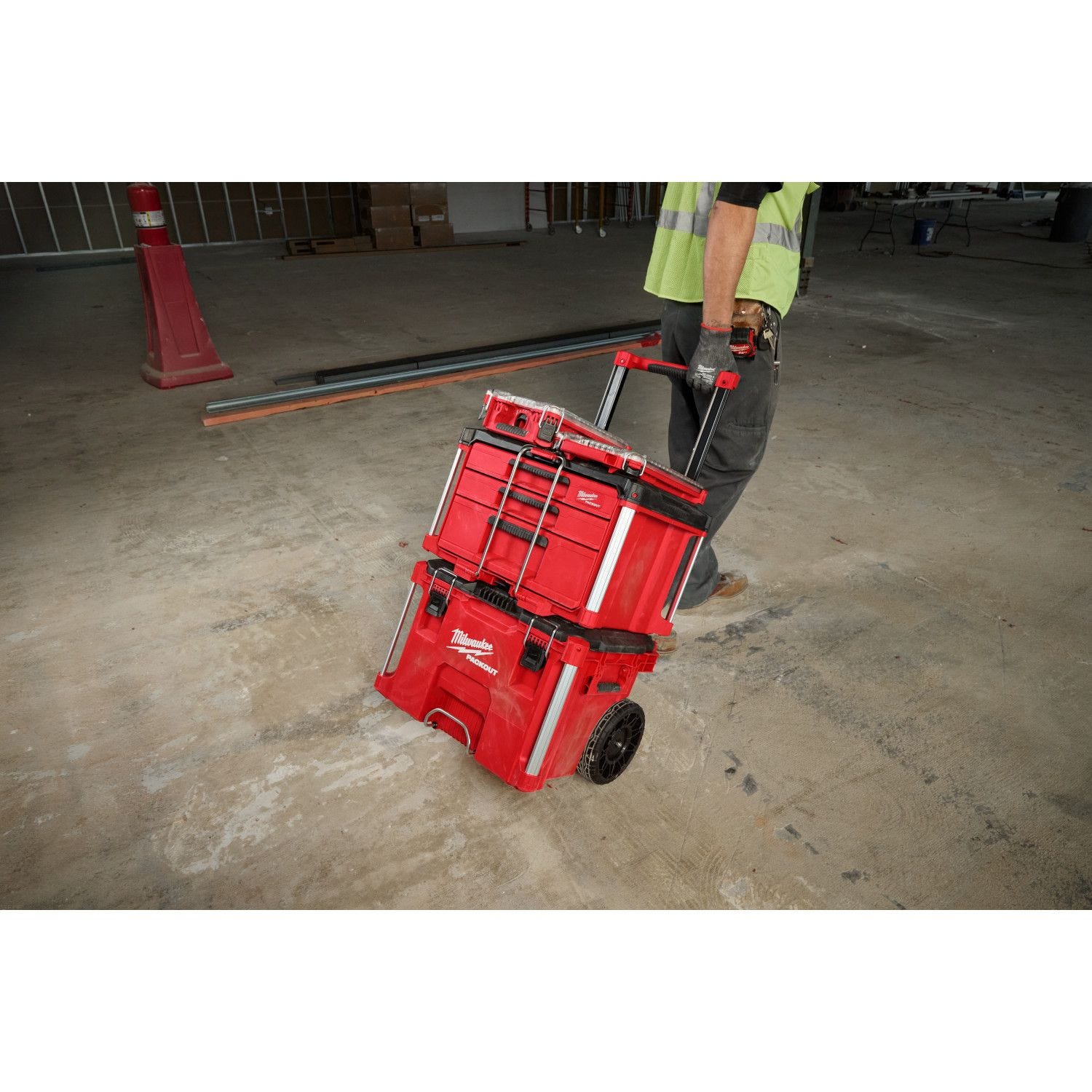 Milwaukee PACKOUT Structured Backpack with PACKOUT Tool Box Kit