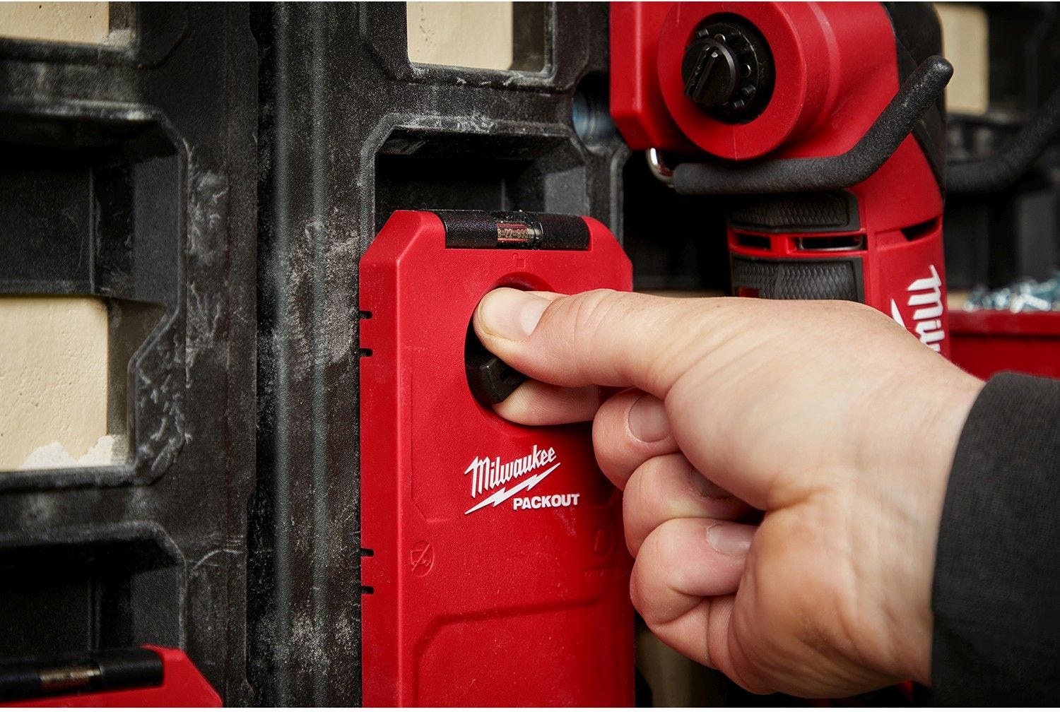 Milwaukee 48-22-8339 PACKOUT M18 Battery Rack