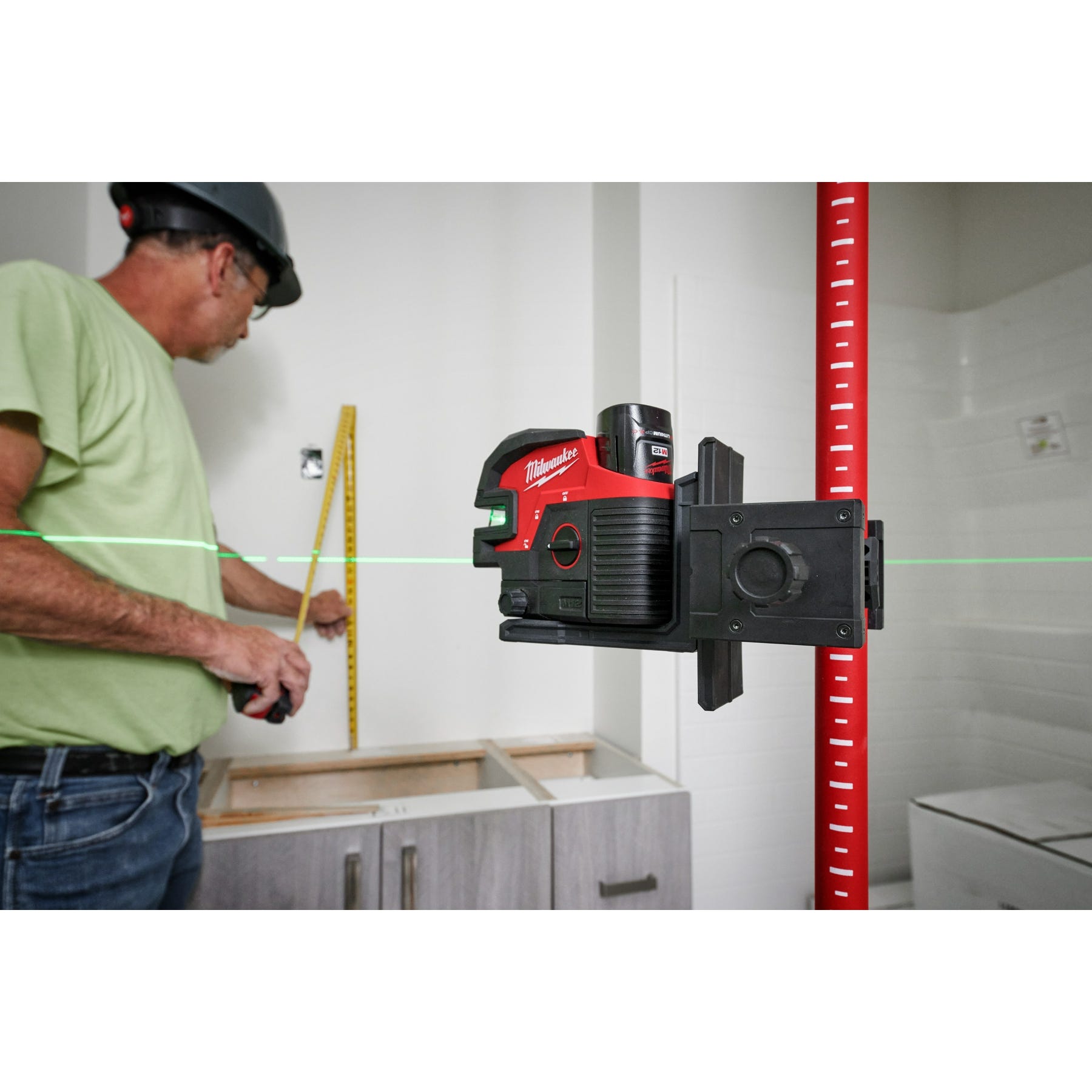 Milwaukee 48-35-1511 12' Telescoping Laser Pole