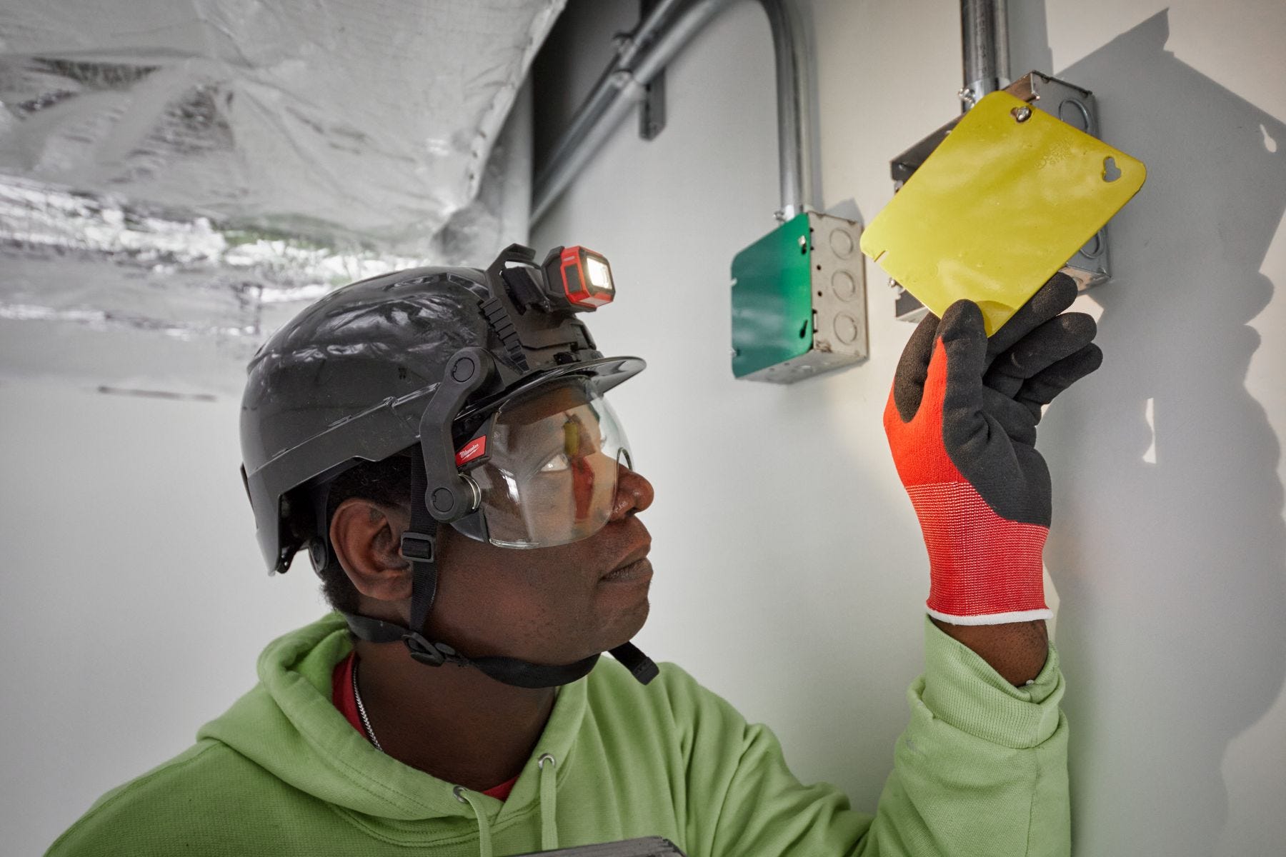 Milwaukee 48-73-1415 BOLT Eye Visor - Tinted Dual Coat Lens (Compatible with Milwaukee Safety Helmets & Hard Hats)