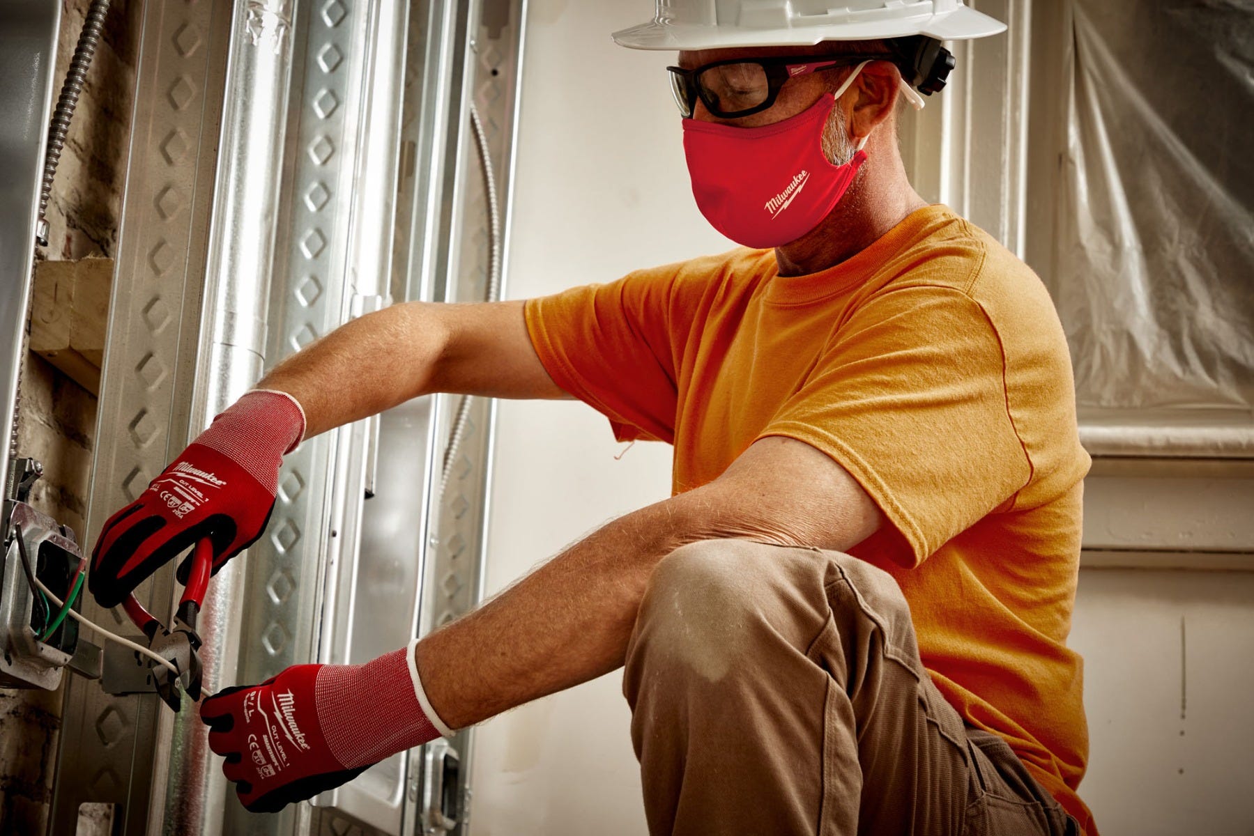 Milwaukee 48-73-4227 Red 2-Layer Face Mask