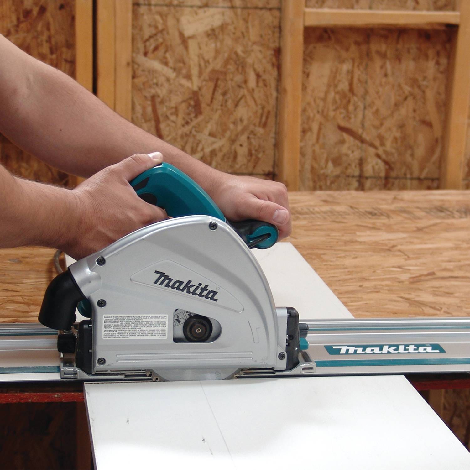 Makita SP6000J1 6-1/2" Plunge Circular Saw Kit, with Stackable Tool case and 55" Guide Rail