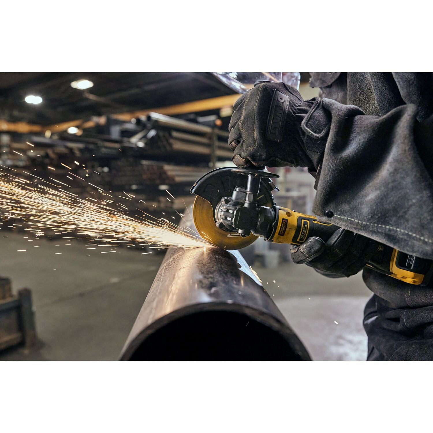 DeWALT DCG402B 20V MAX ATOMIC 4.5-in. Angle Grinder, Tool Only