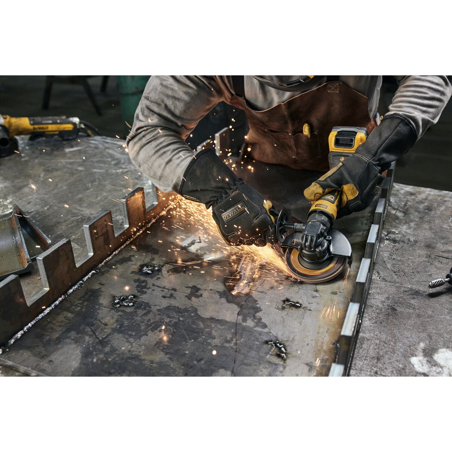DeWALT DCG402B 20V MAX ATOMIC 4.5-in. Angle Grinder, Tool Only