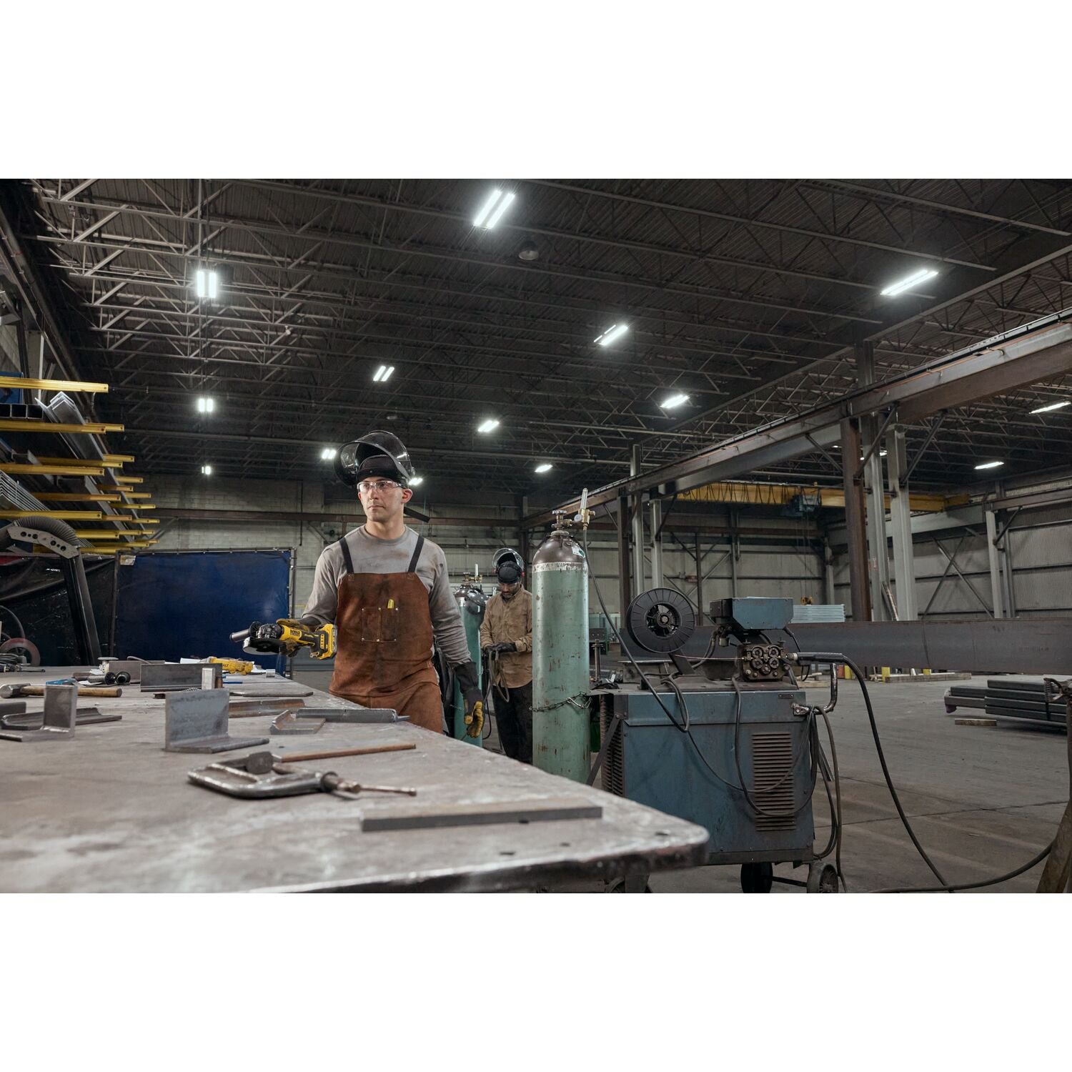 DeWALT DCG402B 20V MAX ATOMIC 4.5-in. Angle Grinder, Tool Only