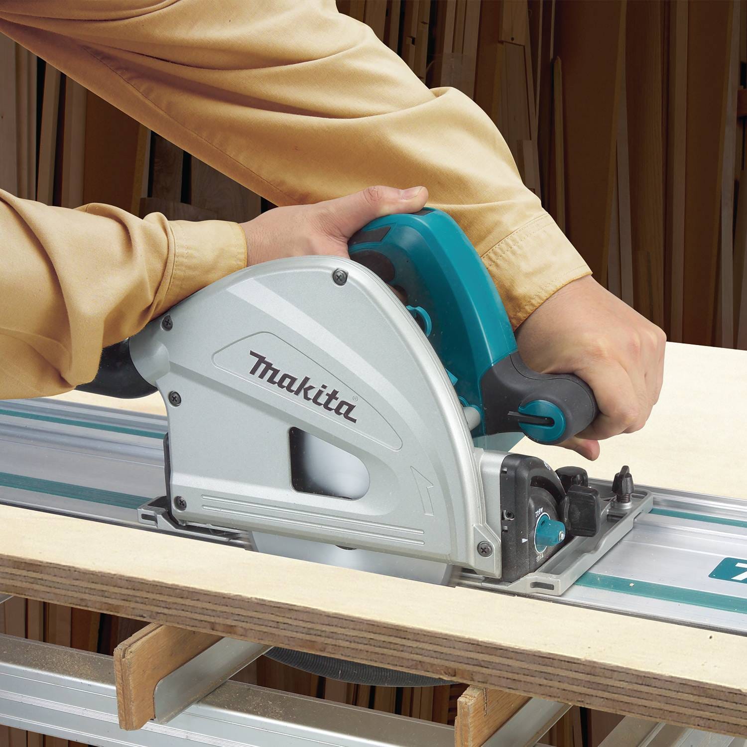 Makita SP6000J1 6-1/2" Plunge Circular Saw Kit, with Stackable Tool case and 55" Guide Rail