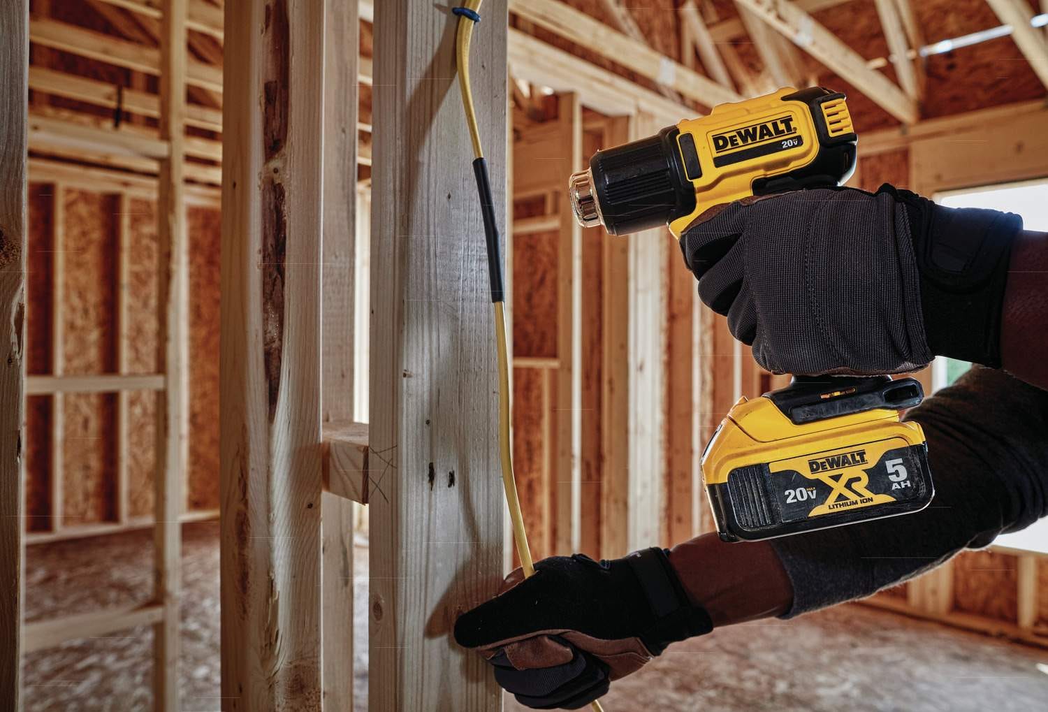 DeWalt DCE530P1 20V MAX Heat Gun 5.0ah Kit