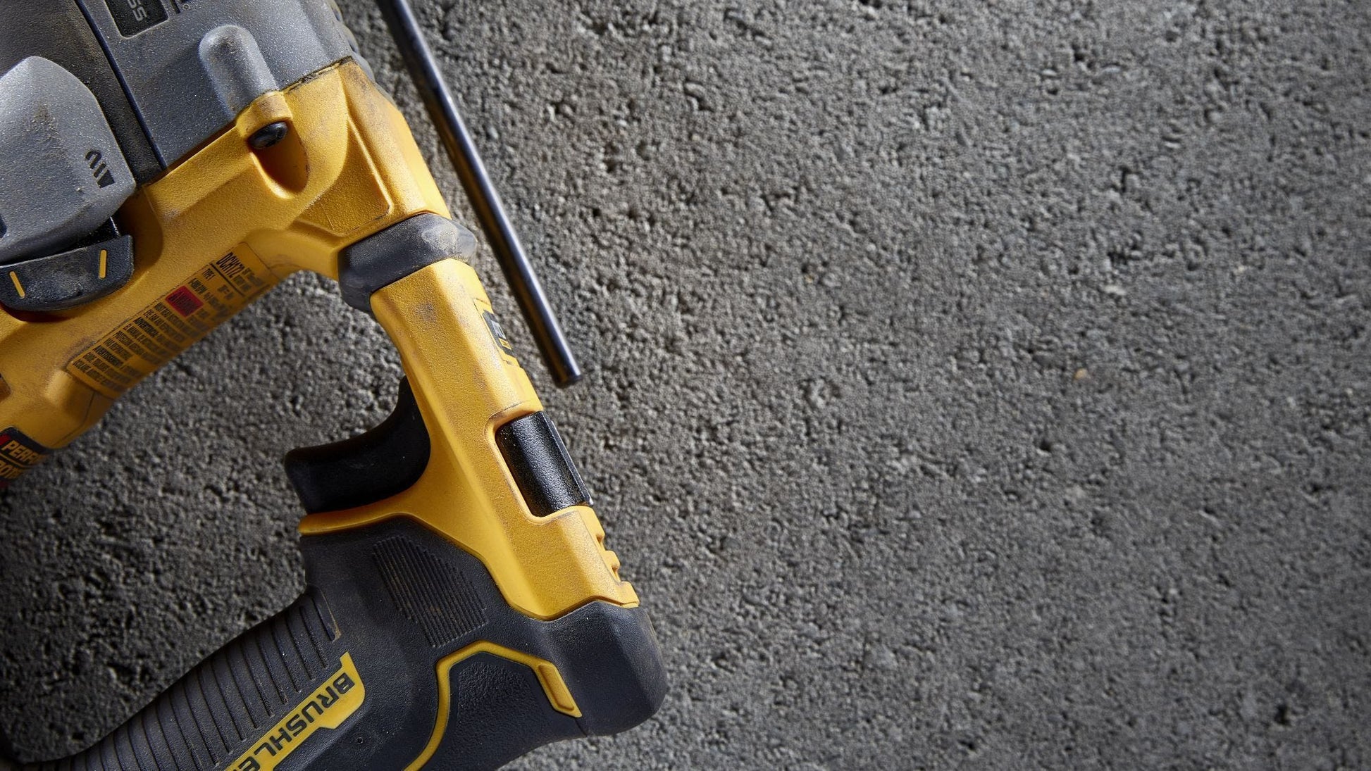 DEWALT DCH172D2 ATOMIC 20V MAX 5/8-in. Brushless SDS Plus Rotary Hammer 2.0Ah Kit