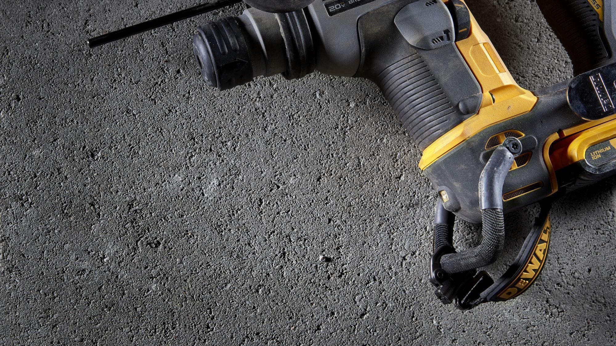 DEWALT DCH172D2 ATOMIC 20V MAX 5/8-in. Brushless SDS Plus Rotary Hammer 2.0Ah Kit