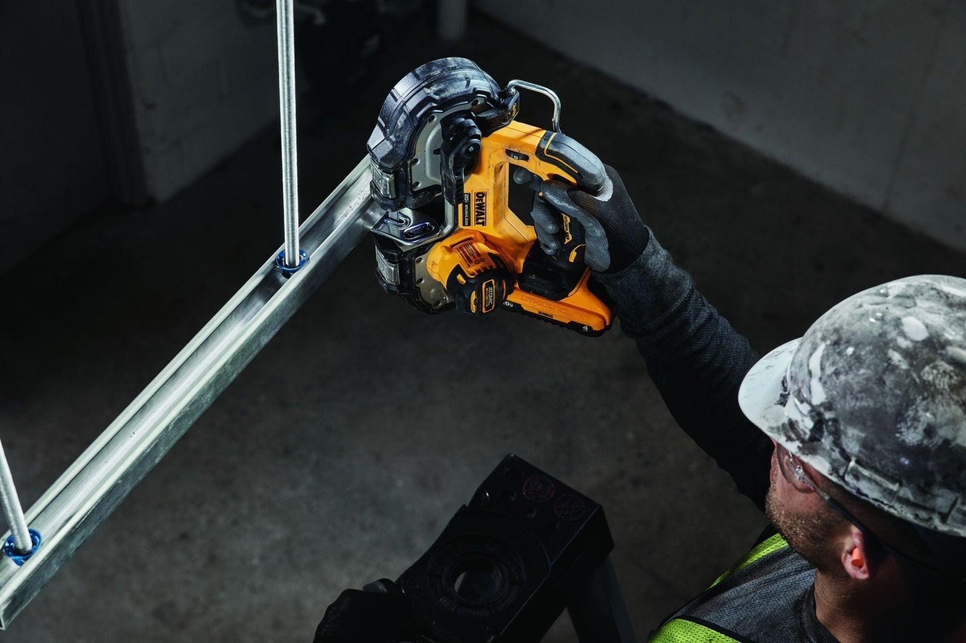 DEWALT DCS377B ATOMIC 20V MAX Brushless Cordless 1-3/4-in. Compact Bandsaw, Tool Only