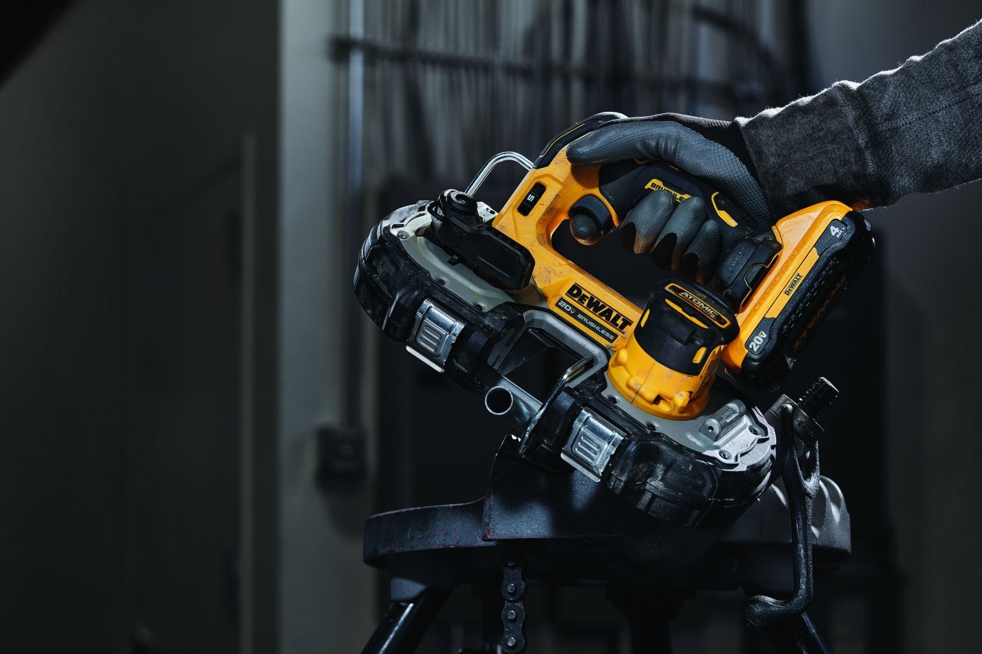 DEWALT DCS377B ATOMIC 20V MAX Brushless Cordless 1-3/4-in. Compact Bandsaw, Tool Only