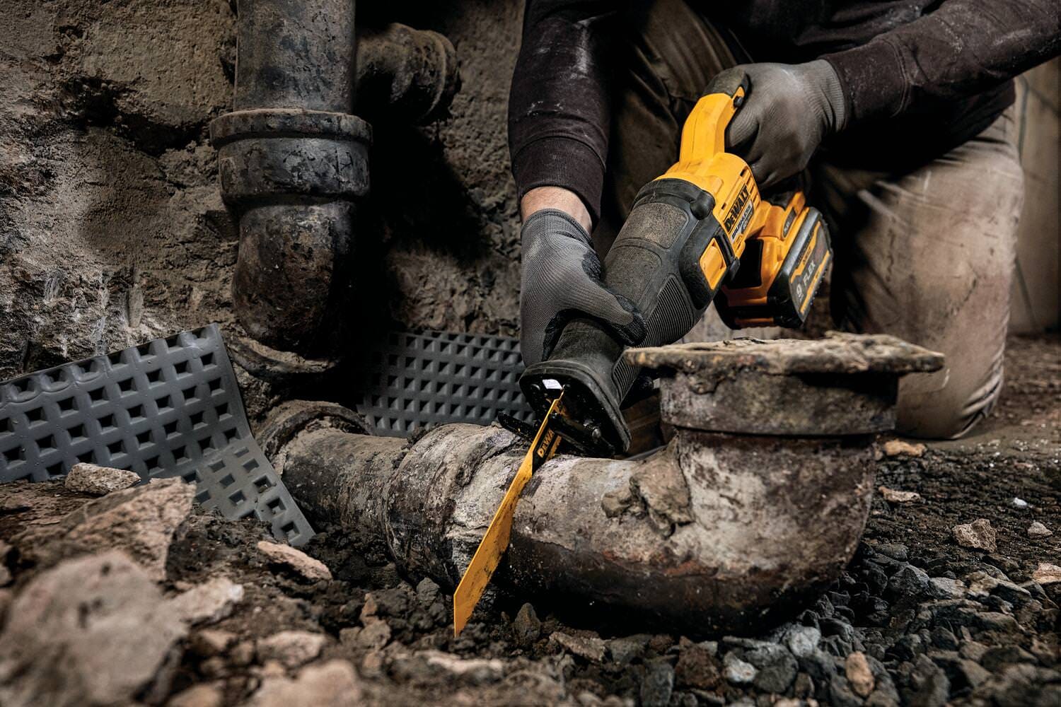 DeWalt DCS389X2 FLEXVOLT 60V MAX Brushless Cordless Reciprocating Saw 9.0Ah Kit