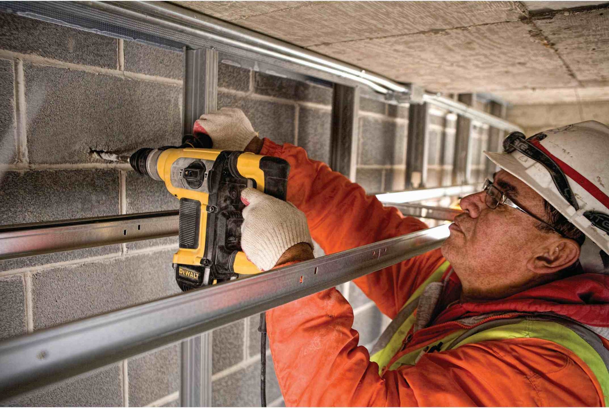 DeWalt D25416K 1-1/8" 3 Mode SDS Rotary Hammer Drill with E-Clutch