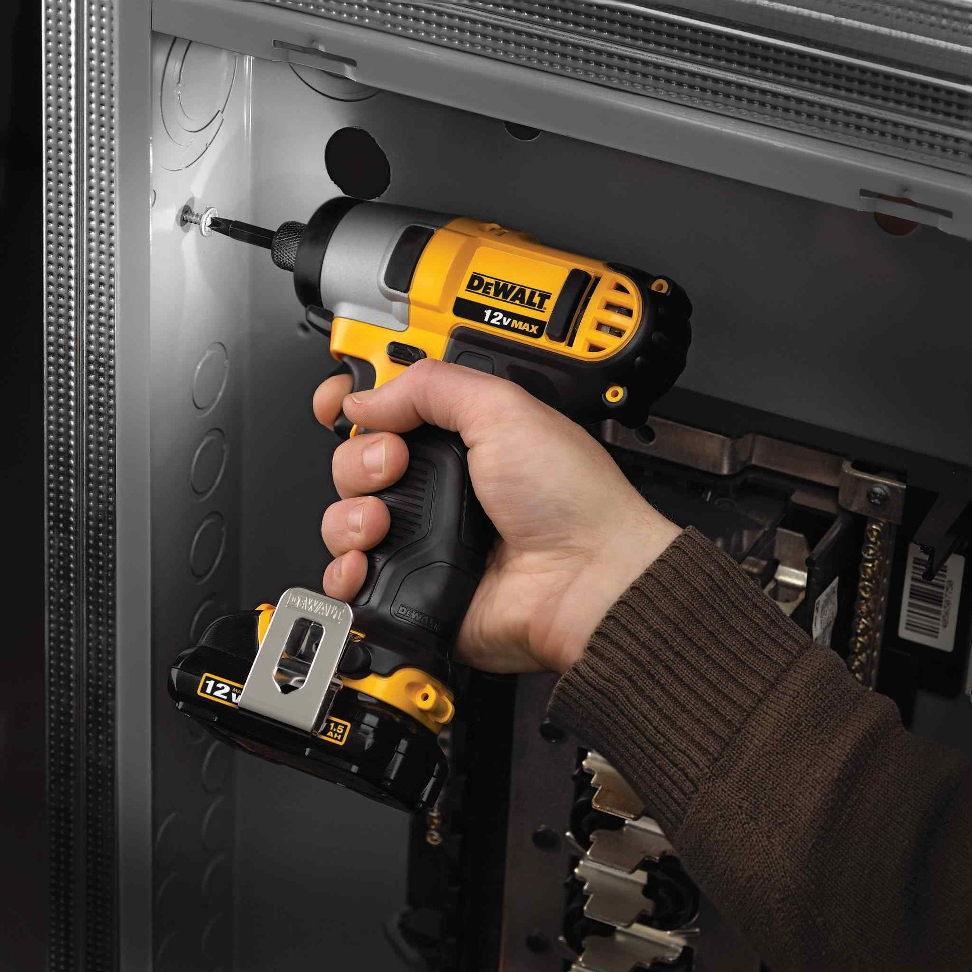DeWalt DCF815S2 12V MAX 1/4" Impact Driver Kit
