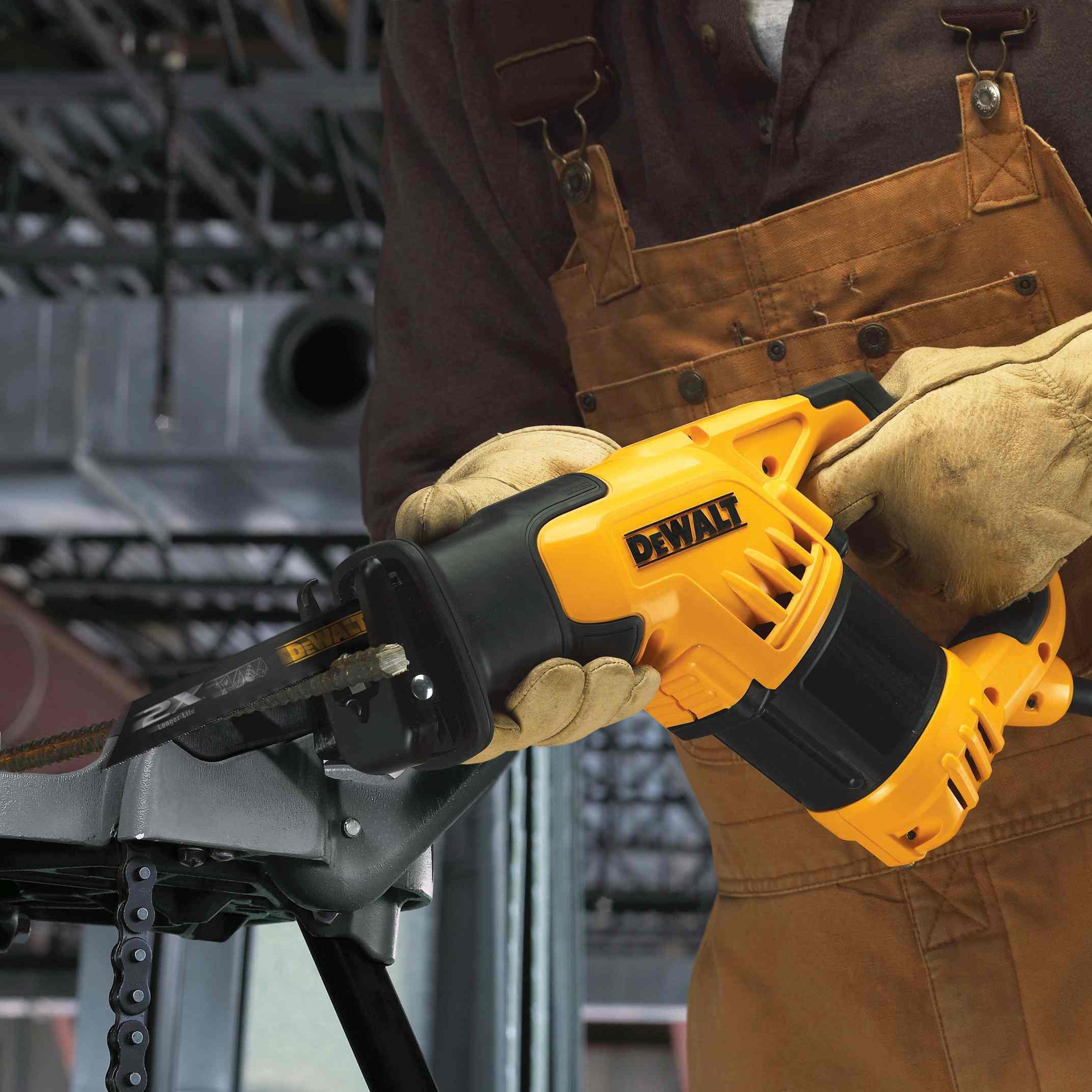 DeWalt DWE357 10 Amp Compact Reciprocating Saw
