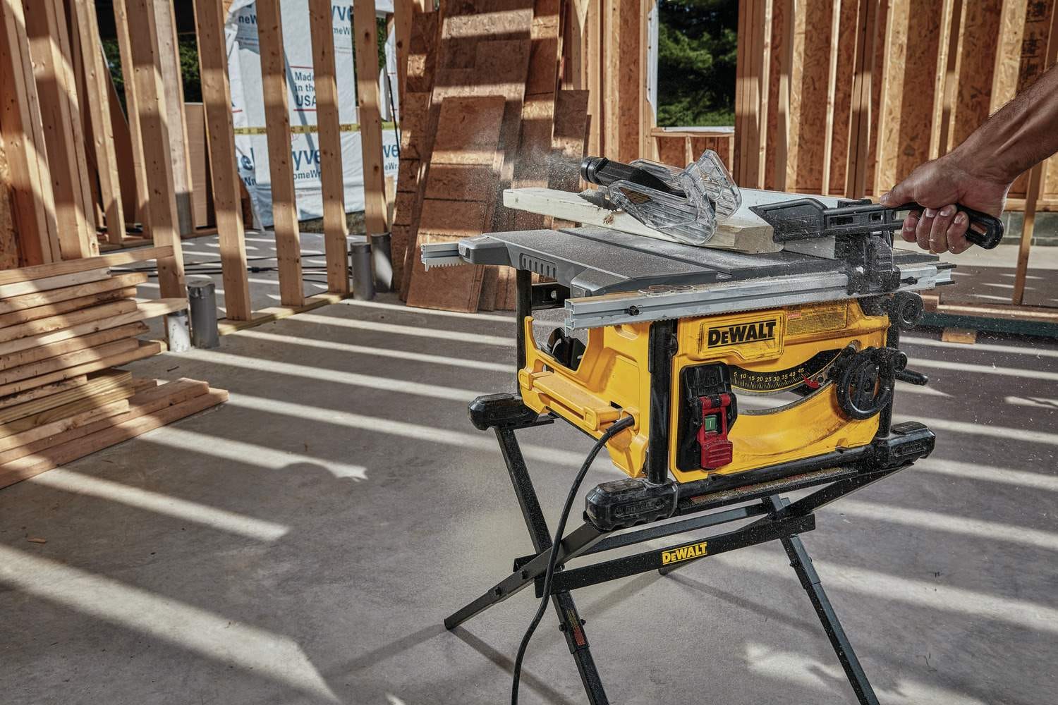 DeWalt DWE7485 8-1/4" Compact Jobsite Tablesaw