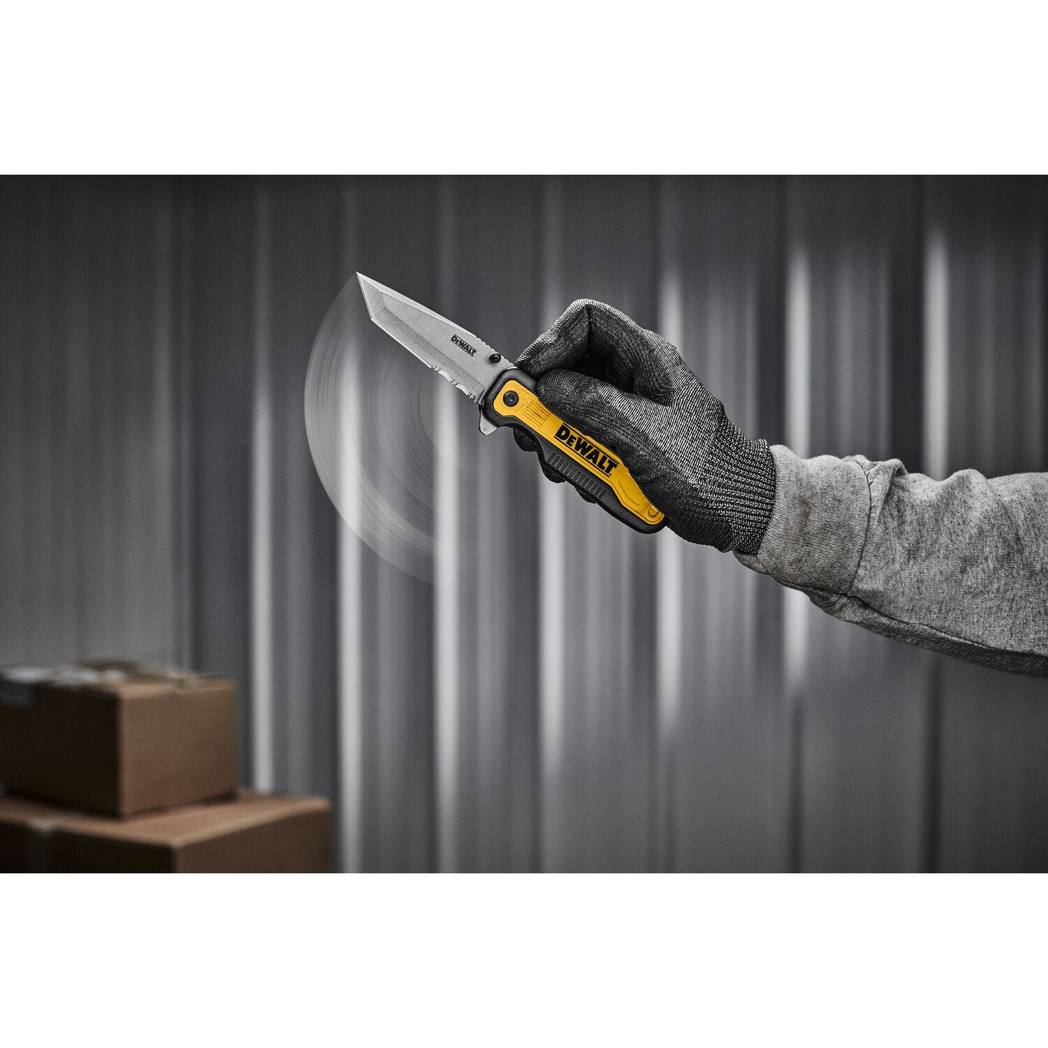 DeWalt DWHT10994 Tanto Blade Pocket Knife