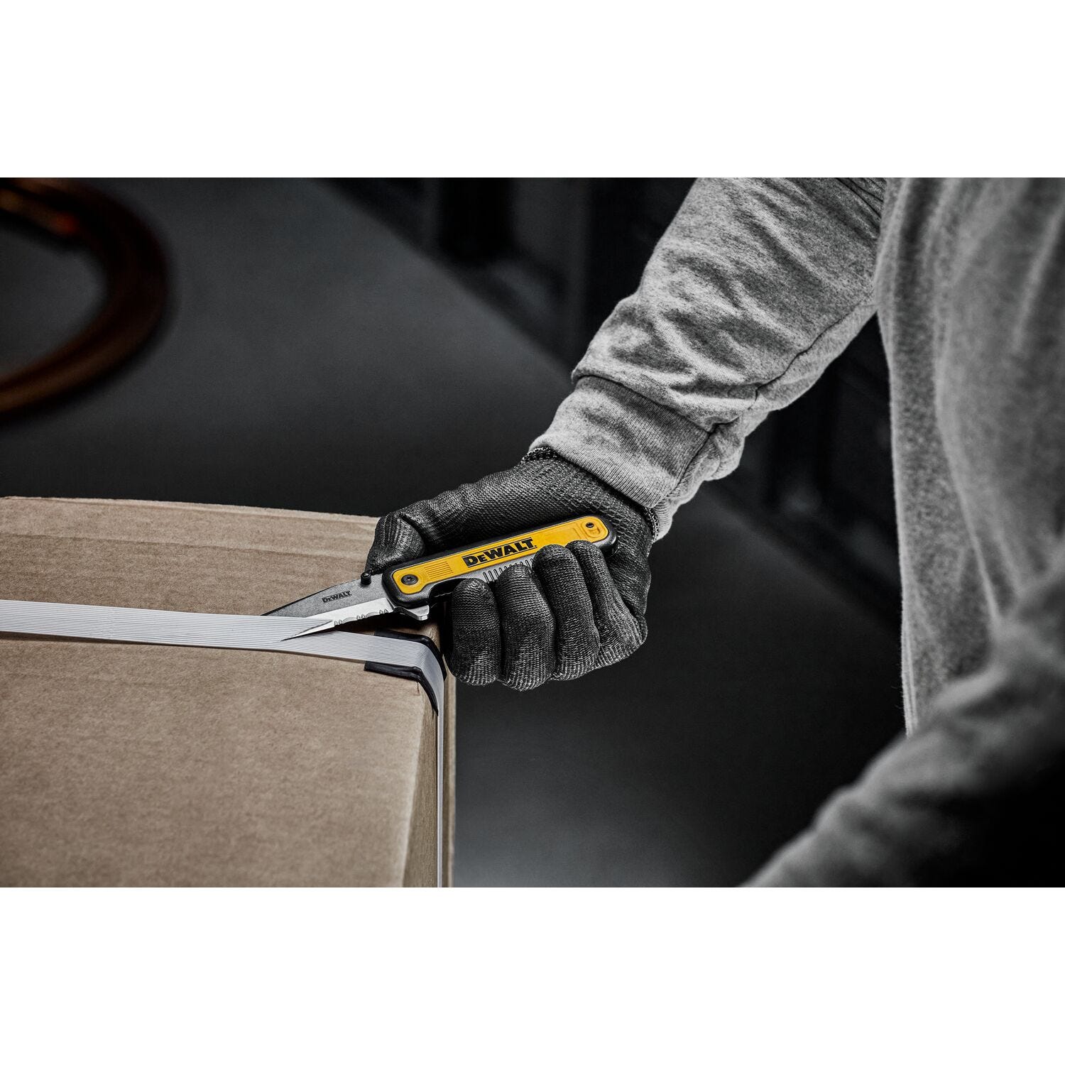 DeWalt DWHT10994 Tanto Blade Pocket Knife