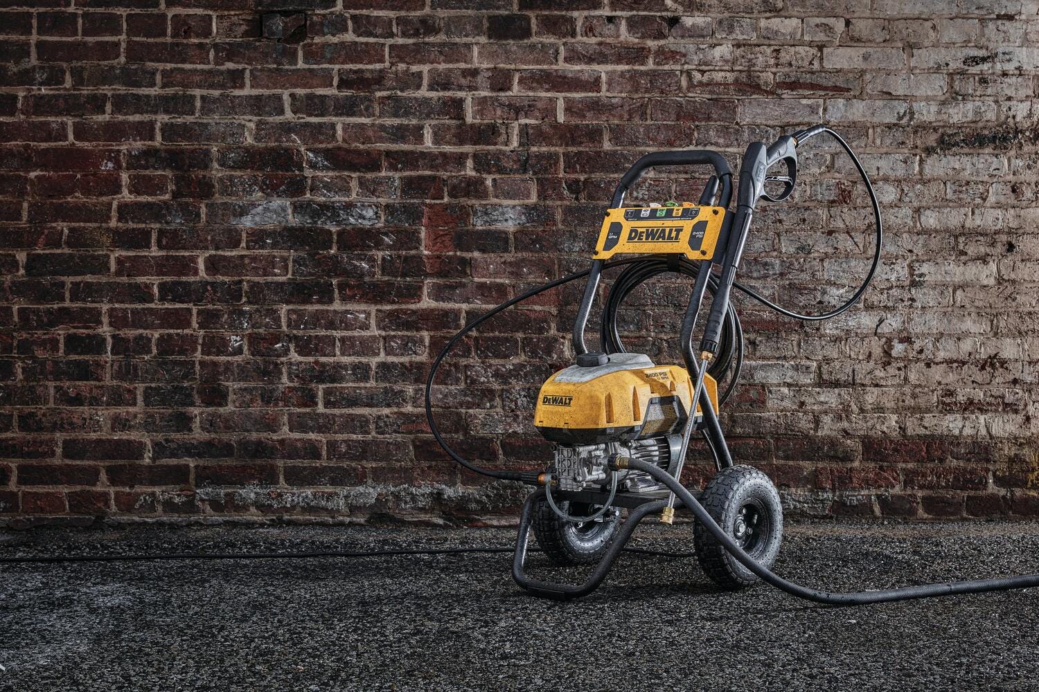 DeWalt DWPW2400 2400-PSI 13-Amp Electric Cold-Water Pressure Washer