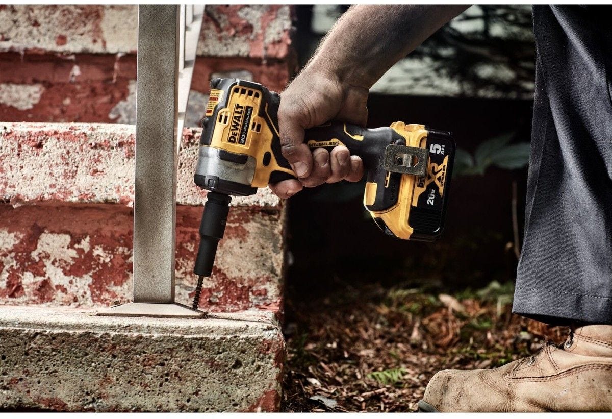 DeWALT DCF913B 20V MAX* 3/8 -in. Cordless Impact Wrench with Hog Ring Anvil, Tool Only