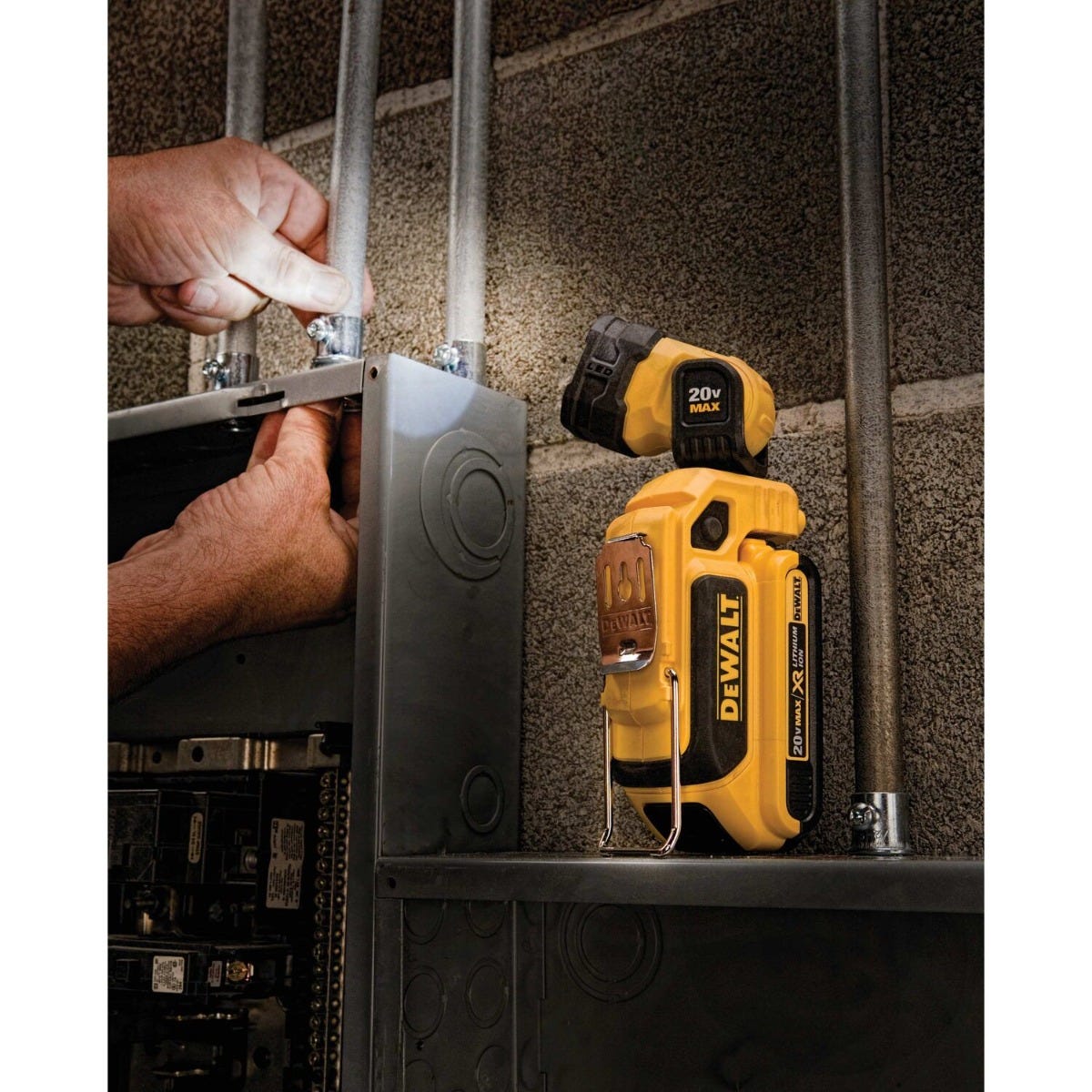 Dewalt DCL044 20V MAX 160 Lumen LED Handheld Worklight
