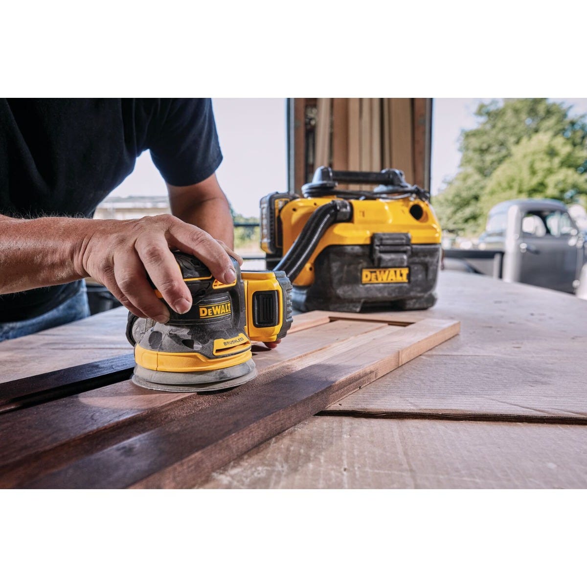DeWalt DCK202P1 20V MAX XR Brushless 2-Tool Woodworking Kit