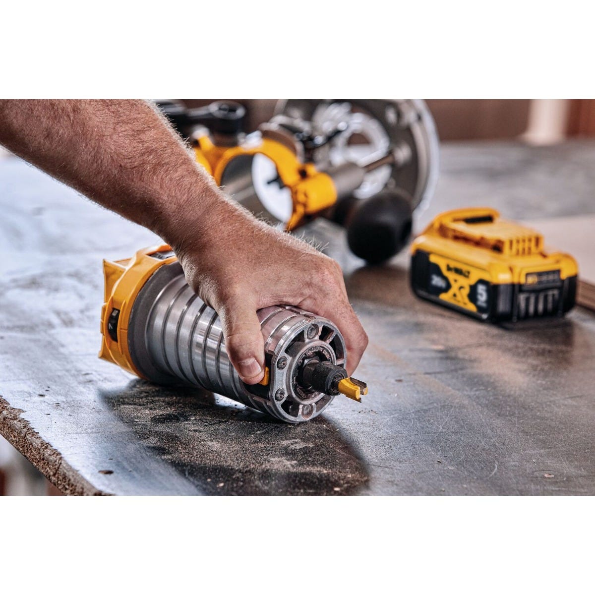 DeWalt 20V MAX XR Plunge Router and Compact Router Kit