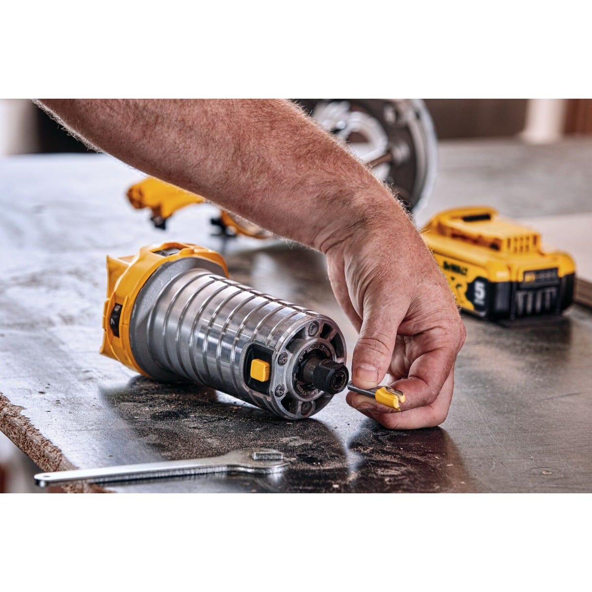 DeWalt 20V MAX XR Plunge Router and Compact Router Kit