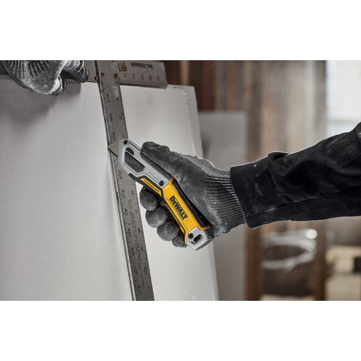 DeWalt DWHT10999 TOUGHSERIES Retractable Utility Knife