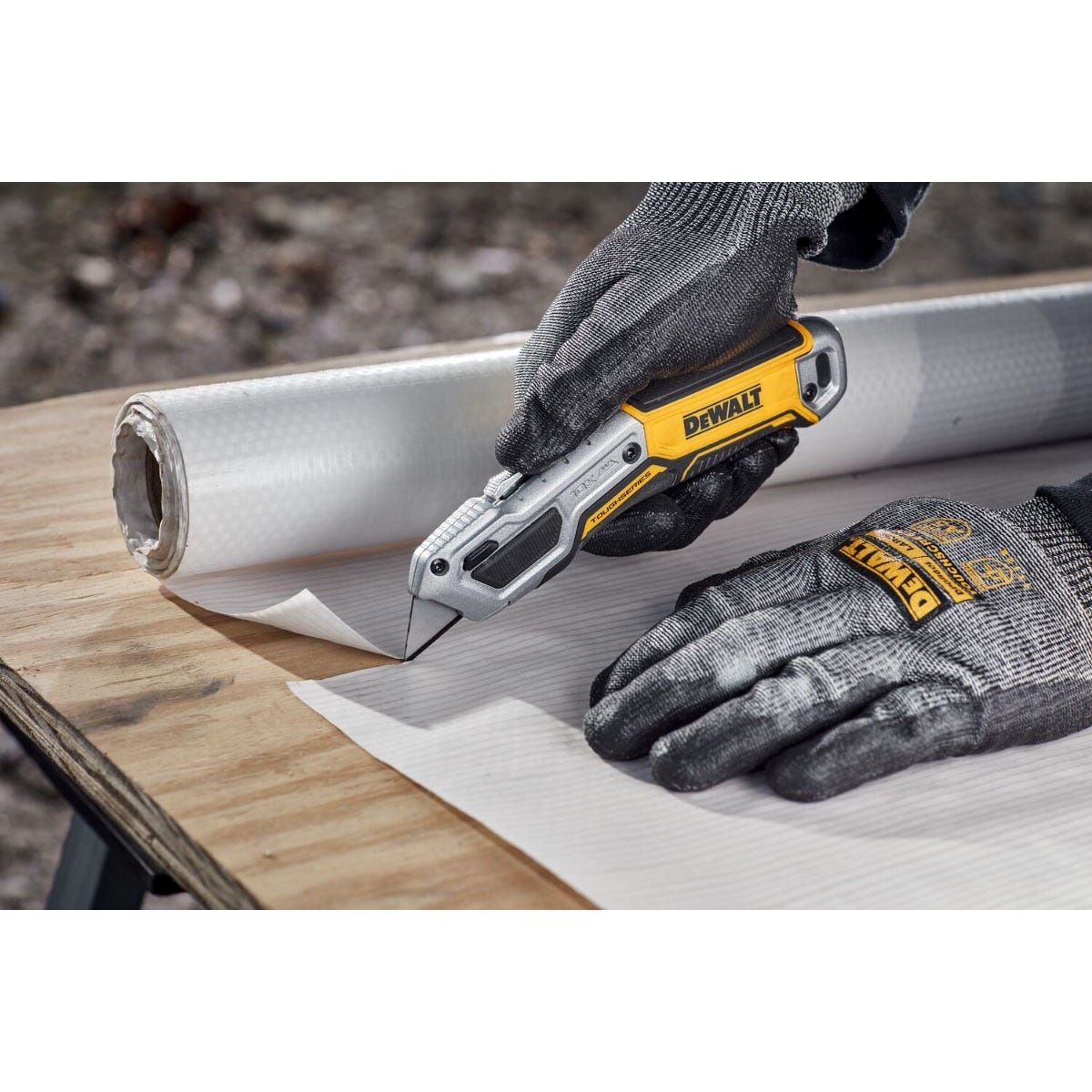 DeWalt DWHT10999 TOUGHSERIES Retractable Utility Knife