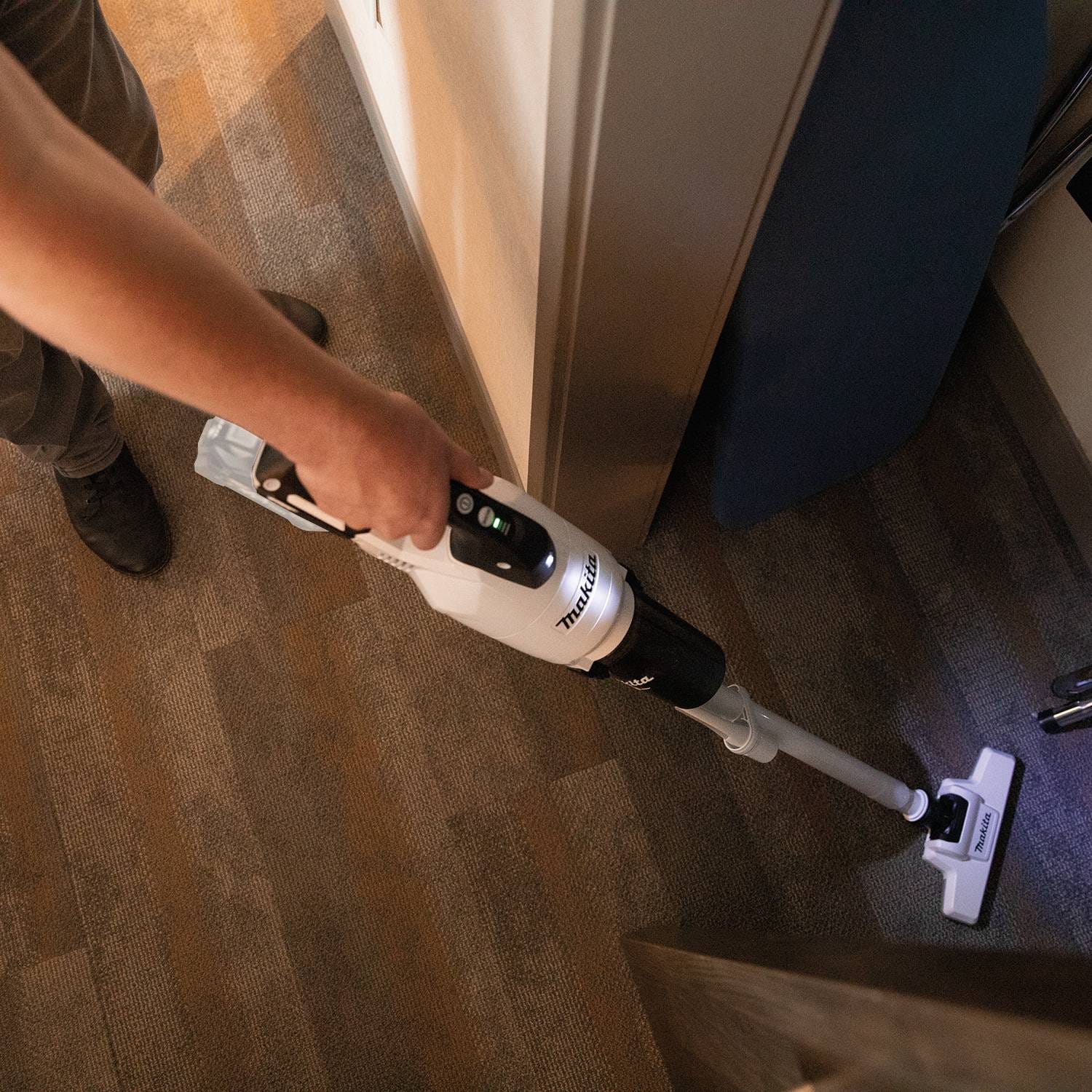 Makita GLC03Z 40V max XGT Brushless Cordless Cyclonic 4-Speed HEPA Filter Compact Stick Vacuum, Tool Only