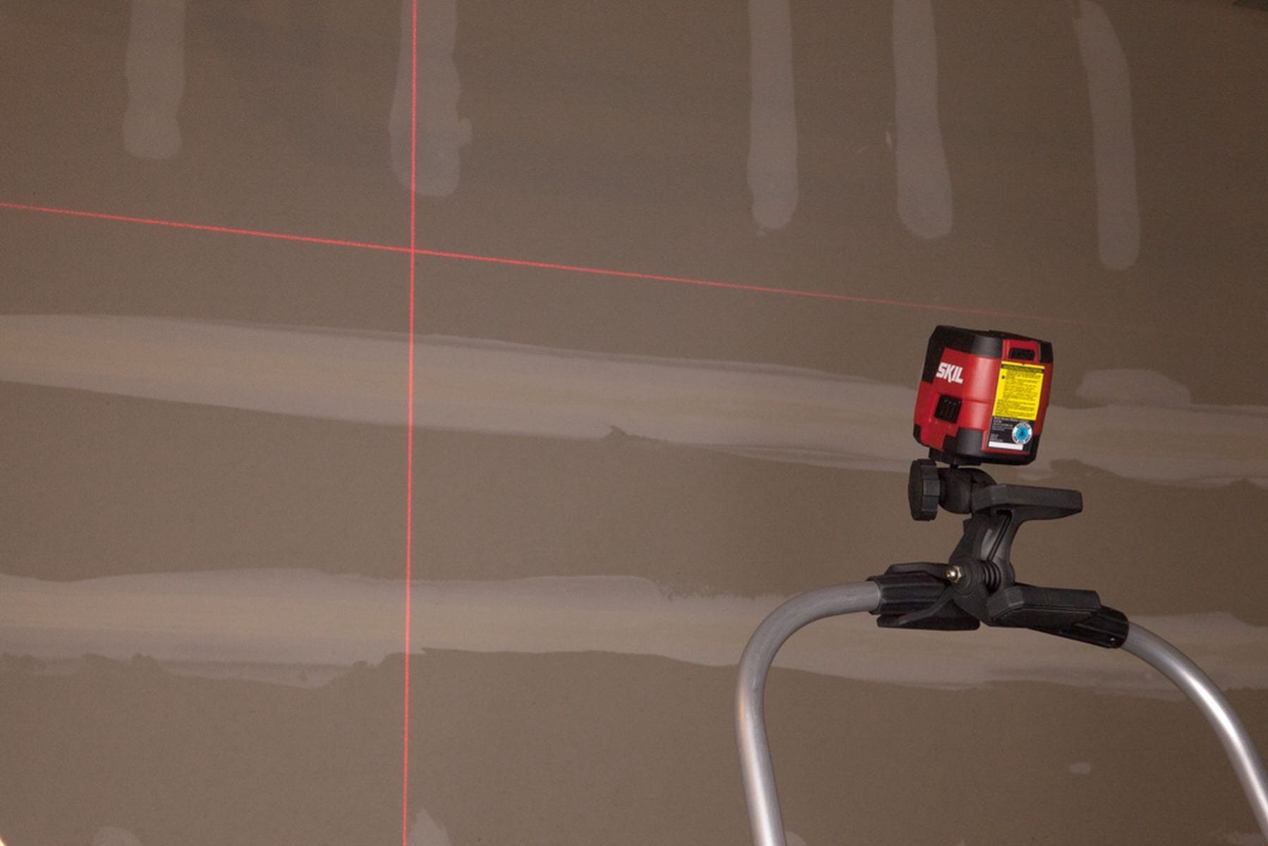 SKIL LL932301 Self-leveling Red Cross Line Laser