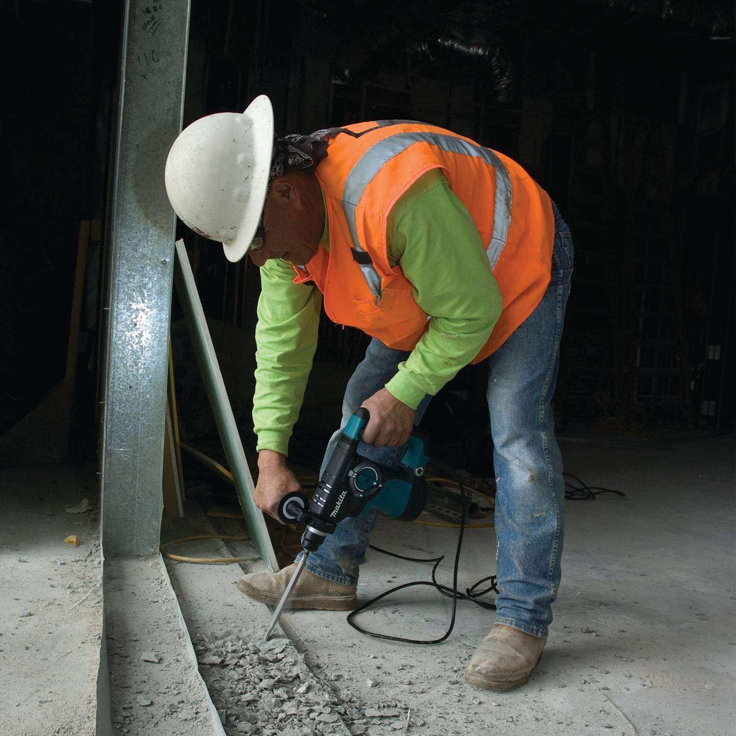 Makita HR2811F 1-1/8'' SDS-PLUS Rotary Hammer
