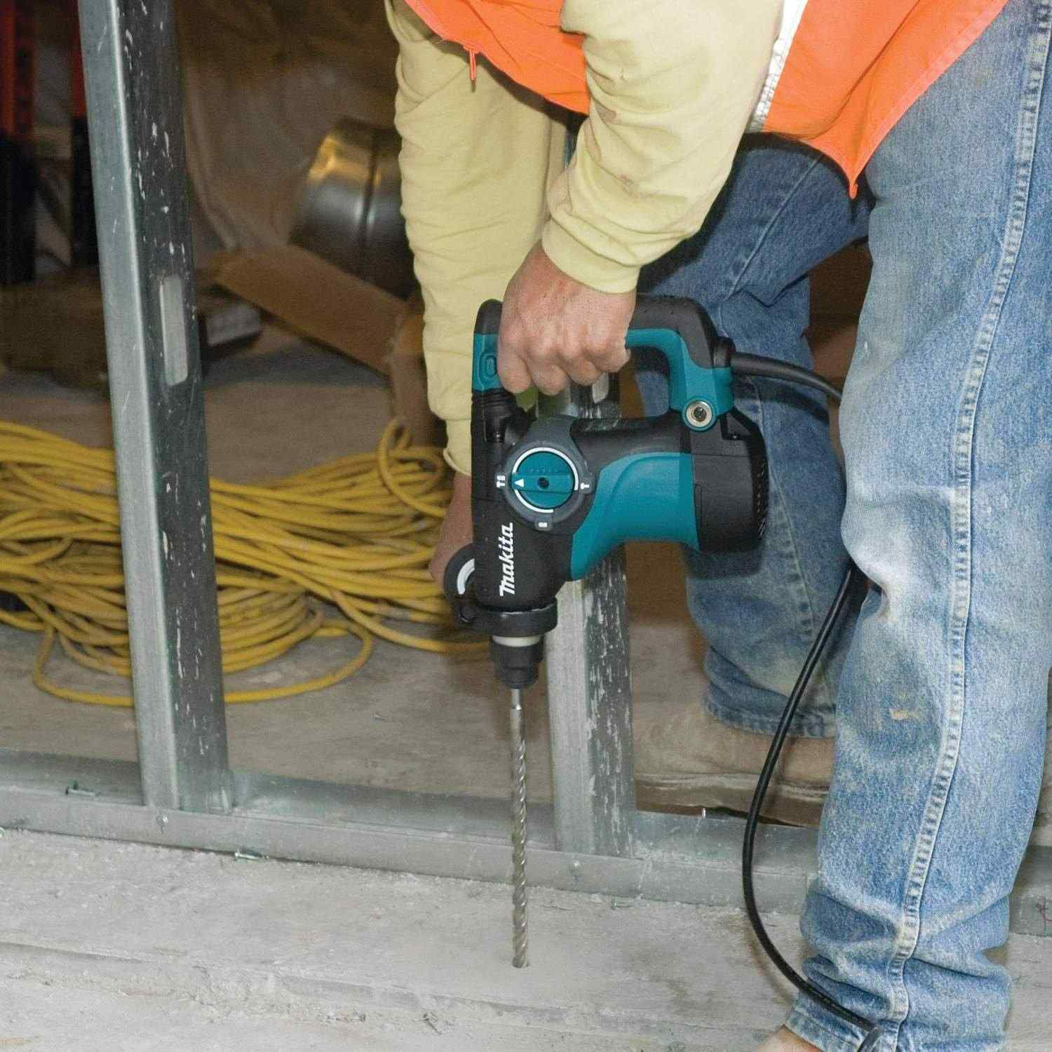 Makita HR2811F 1-1/8'' SDS-PLUS Rotary Hammer