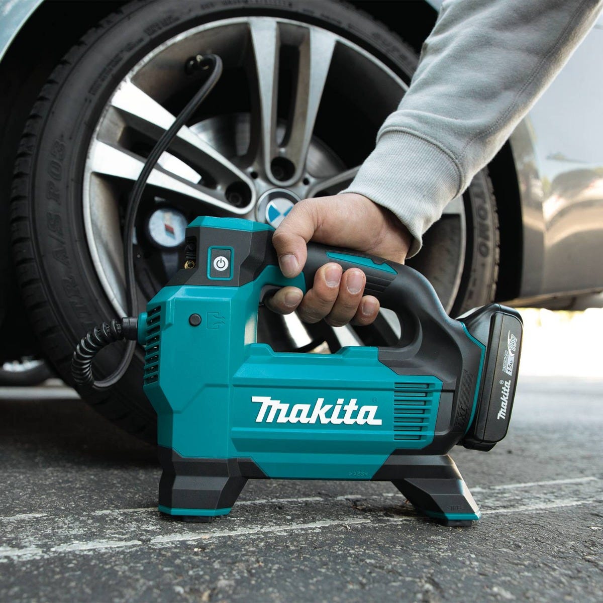 Makita DMP181SYX 18V LXT Lithium-Ion Cordless High-Pressure Inflator Kit (1.5Ah)