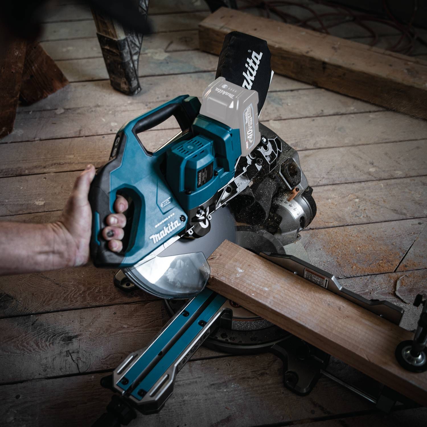 Makita GSL02Z 40V max XGT Brushless Cordless 8-1/2" Dual-Bevel Sliding Compound Miter Saw, AWS Capable, Tool Only