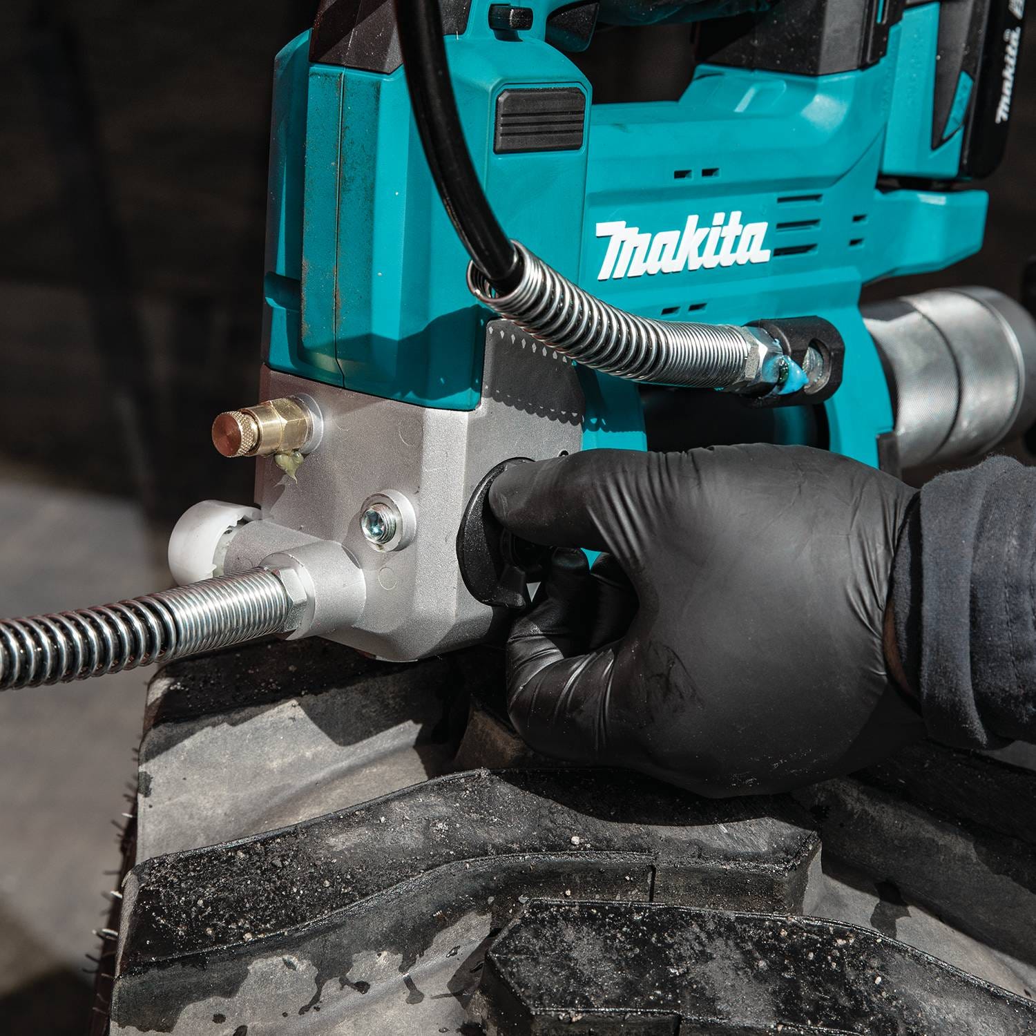 Makita XPG01S1 18V LXT Lithium-Ion Cordless Grease Gun Kit (3.0Ah)