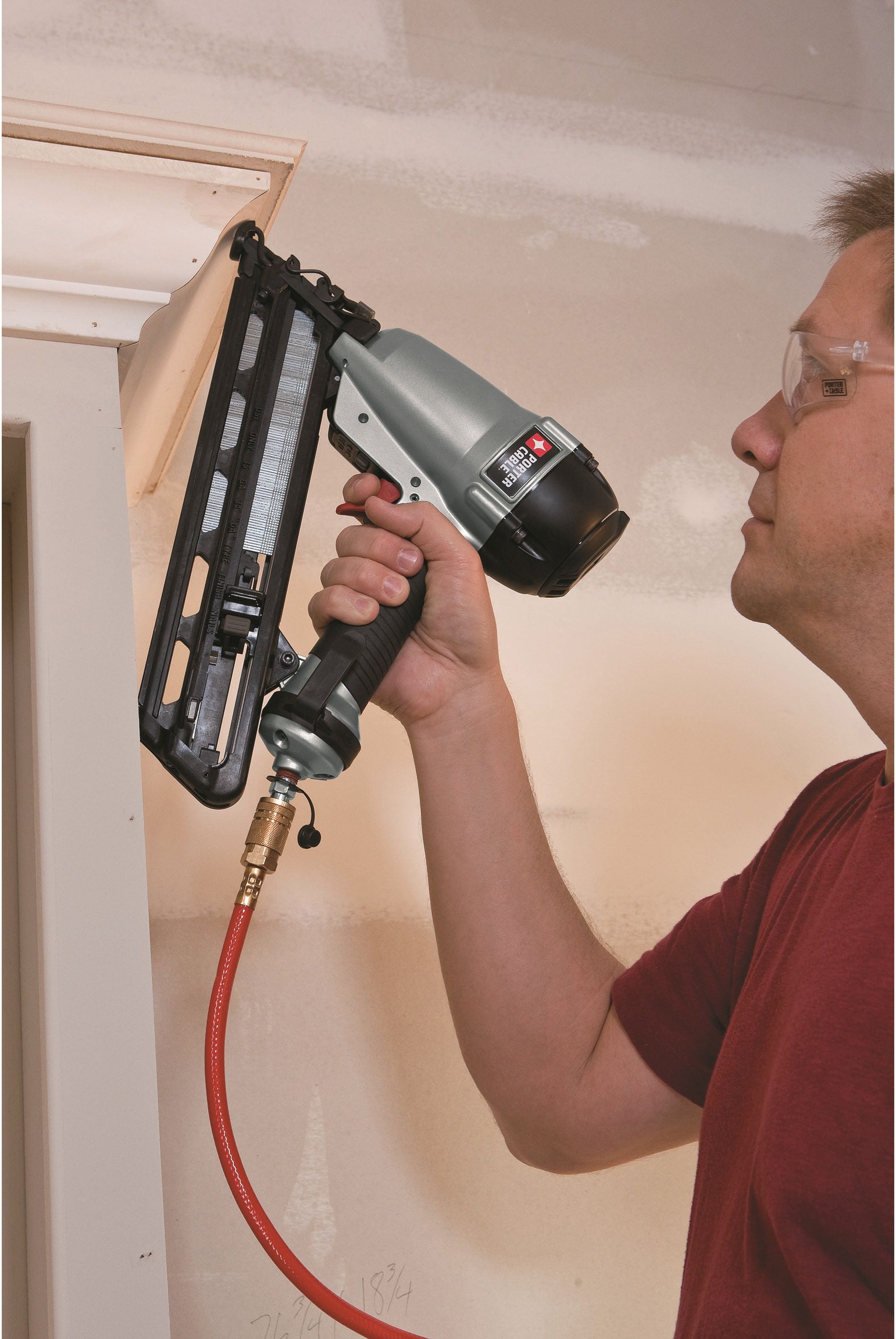 Porter Cablea DA250C 15 ga. 2-1/2" Angle Finish Nailer Kit