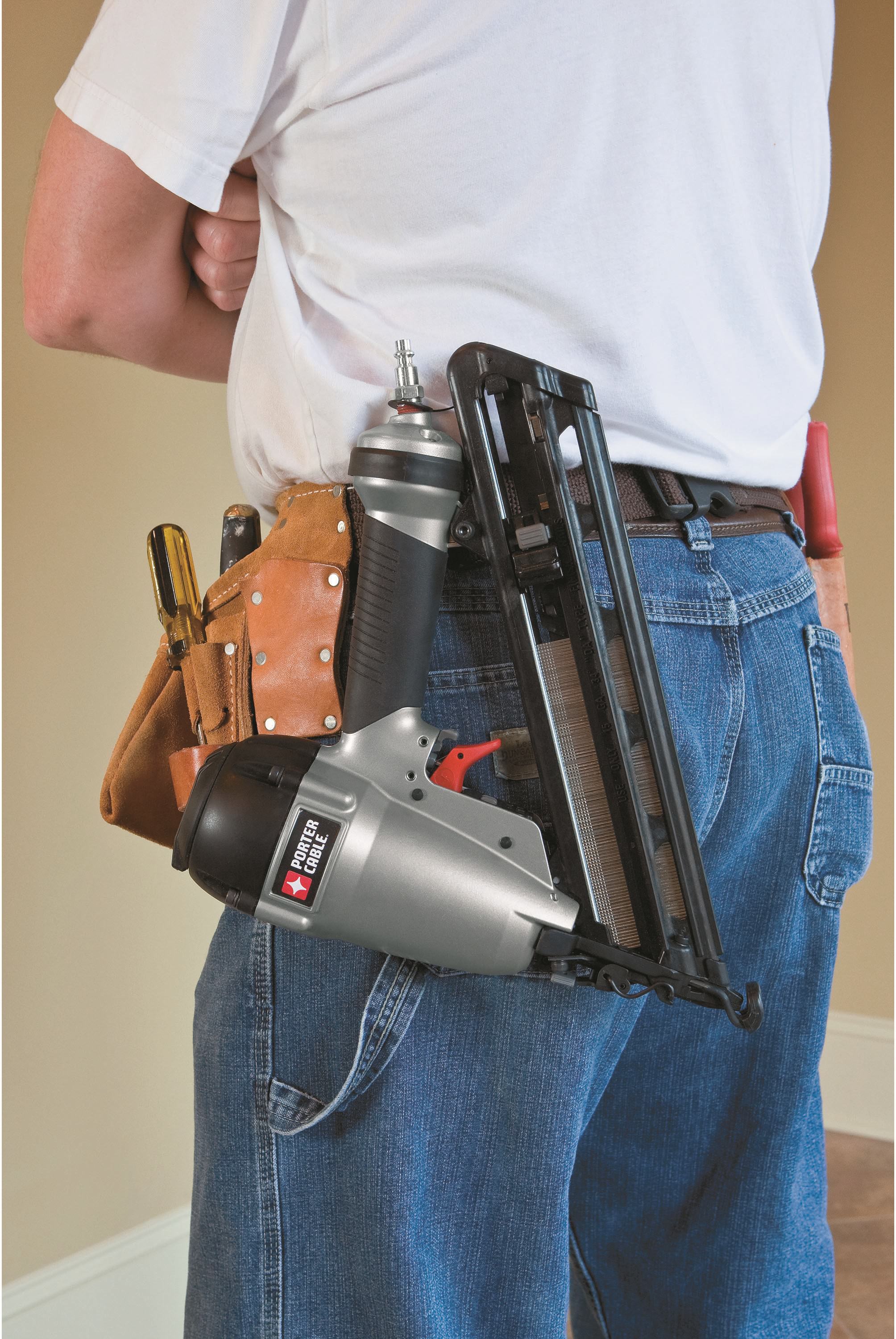 Porter Cablea DA250C 15 ga. 2-1/2" Angle Finish Nailer Kit